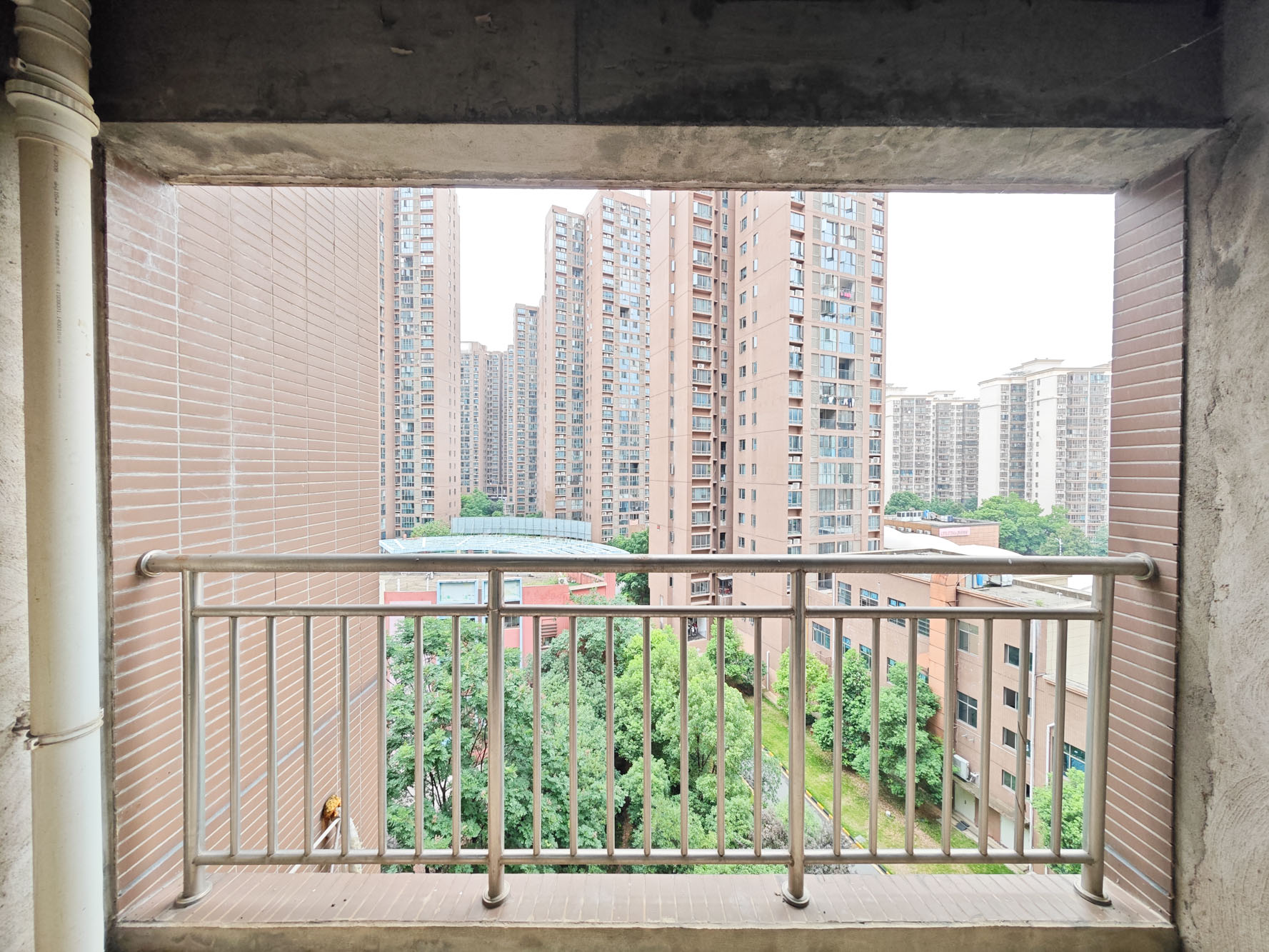 富兴嘉城（富兴汇中央）  4室2厅2卫   155.00万阳台
