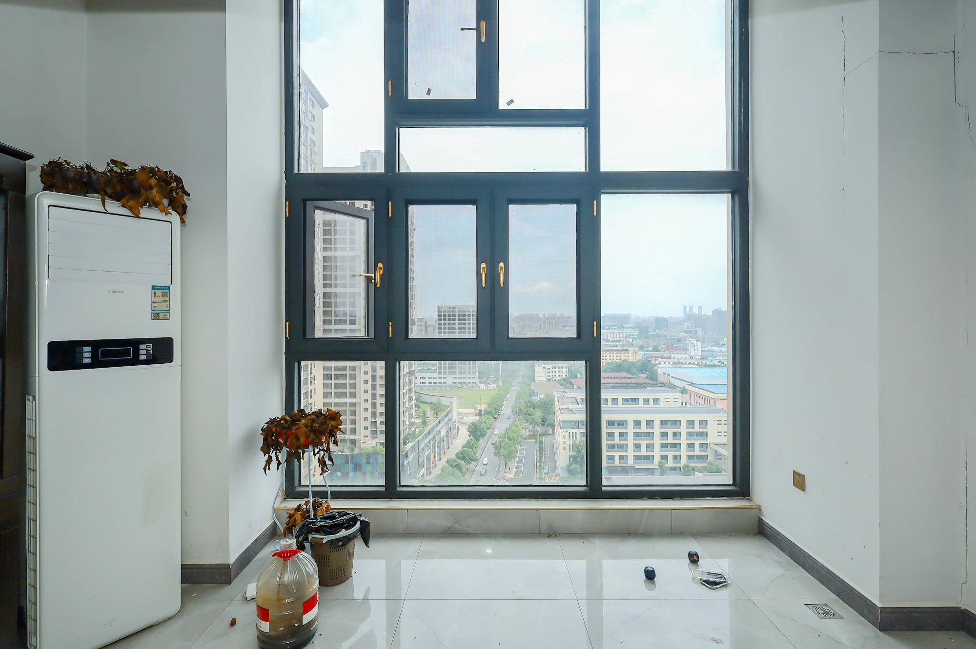 金科时代中心 1室1厅1卫 34.8万 金科时代中心 1室1厅1卫 34.8万阳台