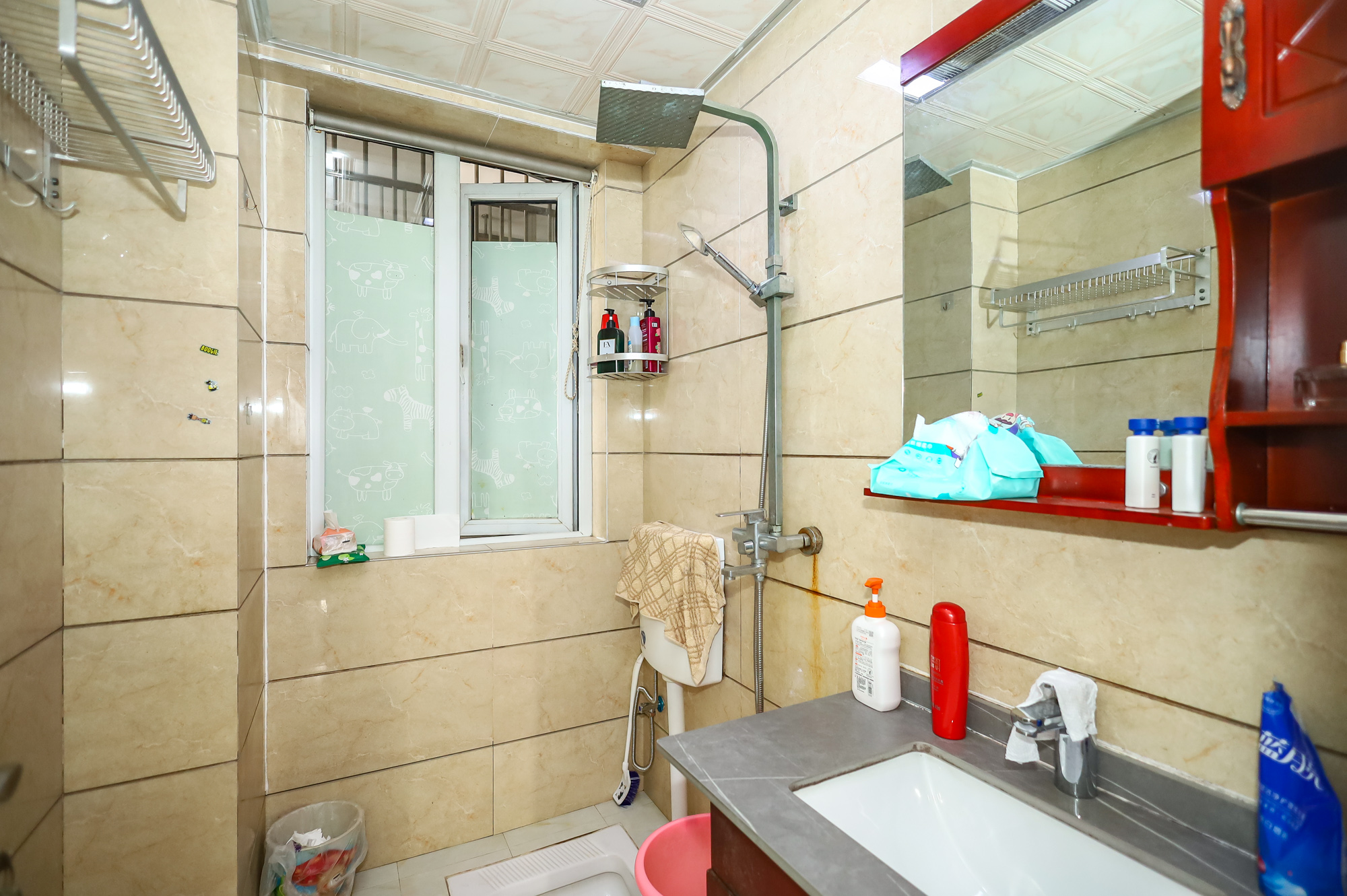 新长海广场  3室2厅1卫    59.8万 新长海广场  3室2厅1卫    59.8万卫生间