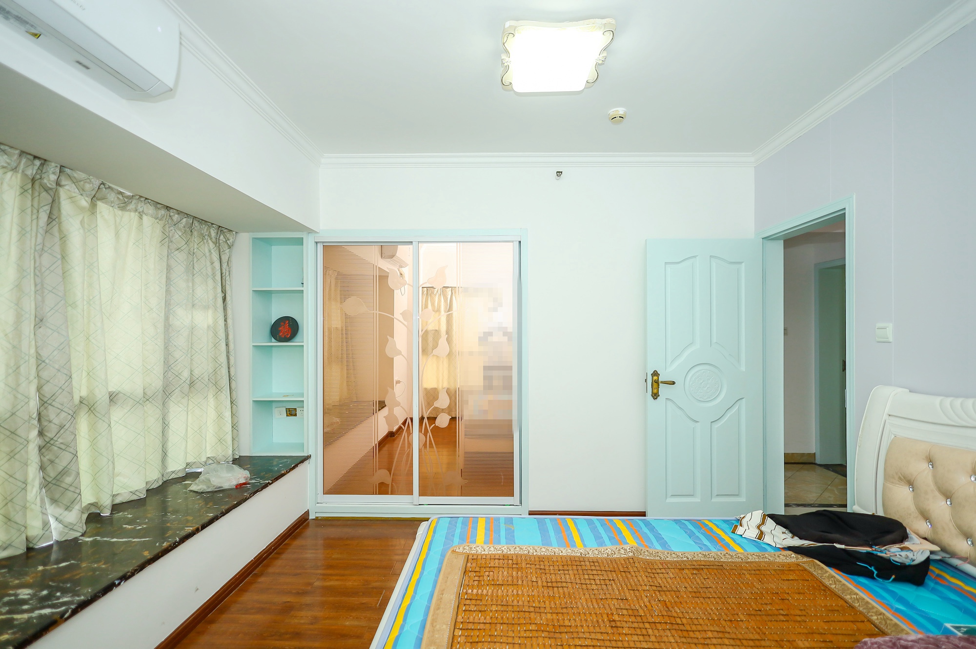 新长海广场  3室2厅1卫    59.8万 新长海广场  3室2厅1卫    59.8万卧室