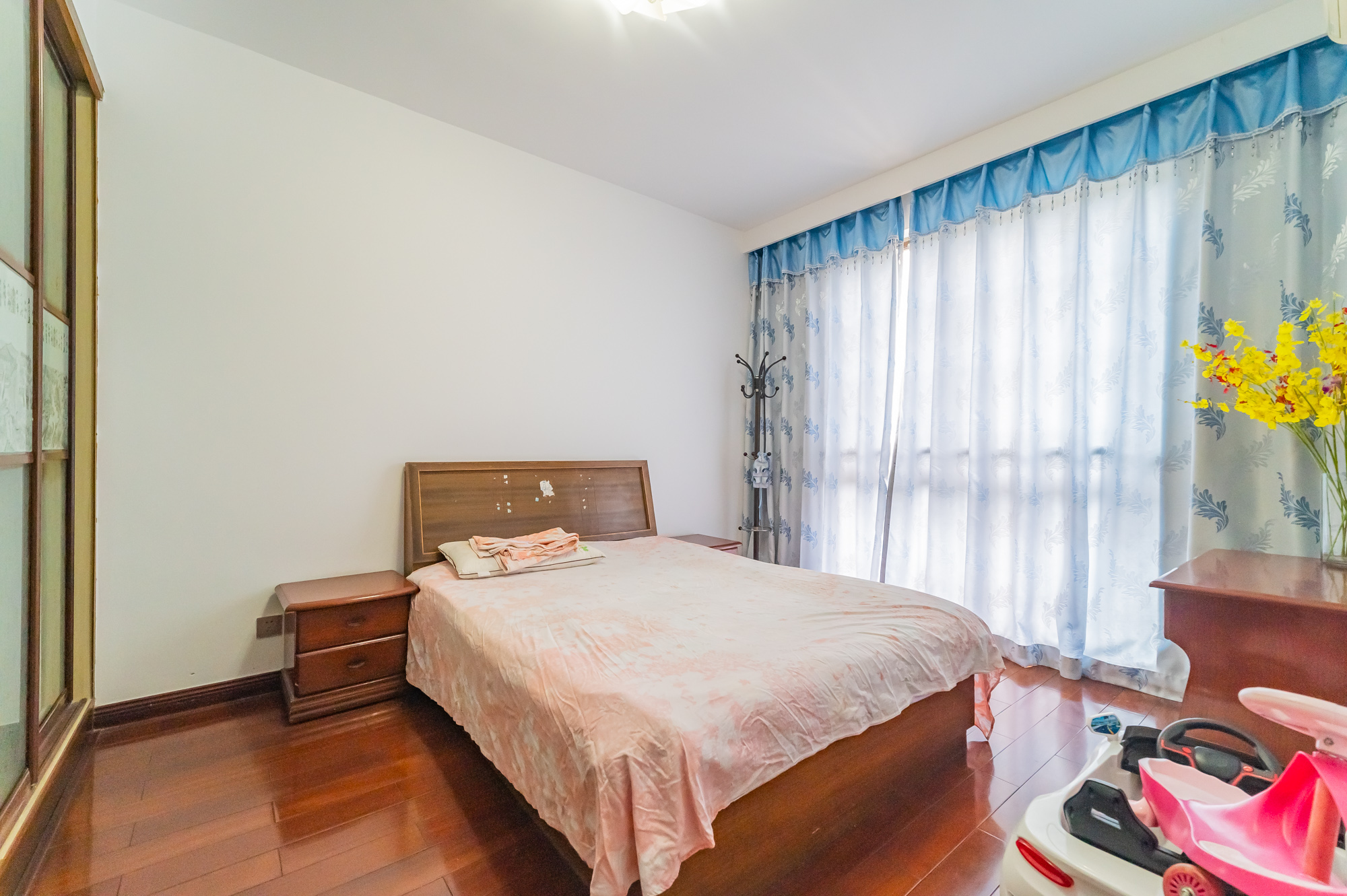 阳光丽景  3室2厅2卫    79.8万 阳光丽景  3室2厅2卫    79.8万卧室