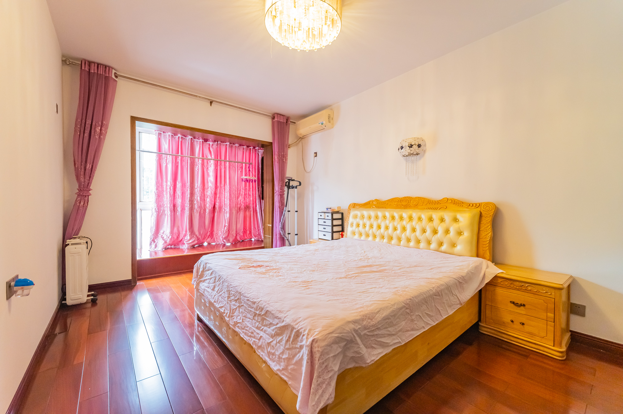 阳光丽景  3室2厅2卫    79.8万 阳光丽景  3室2厅2卫    79.8万卧室