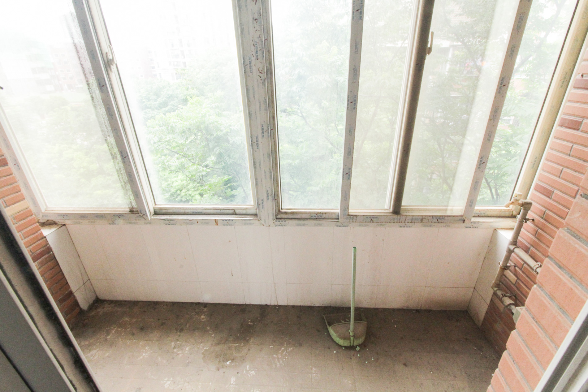 山水庭院  3室2厅2卫   72.80万阳台