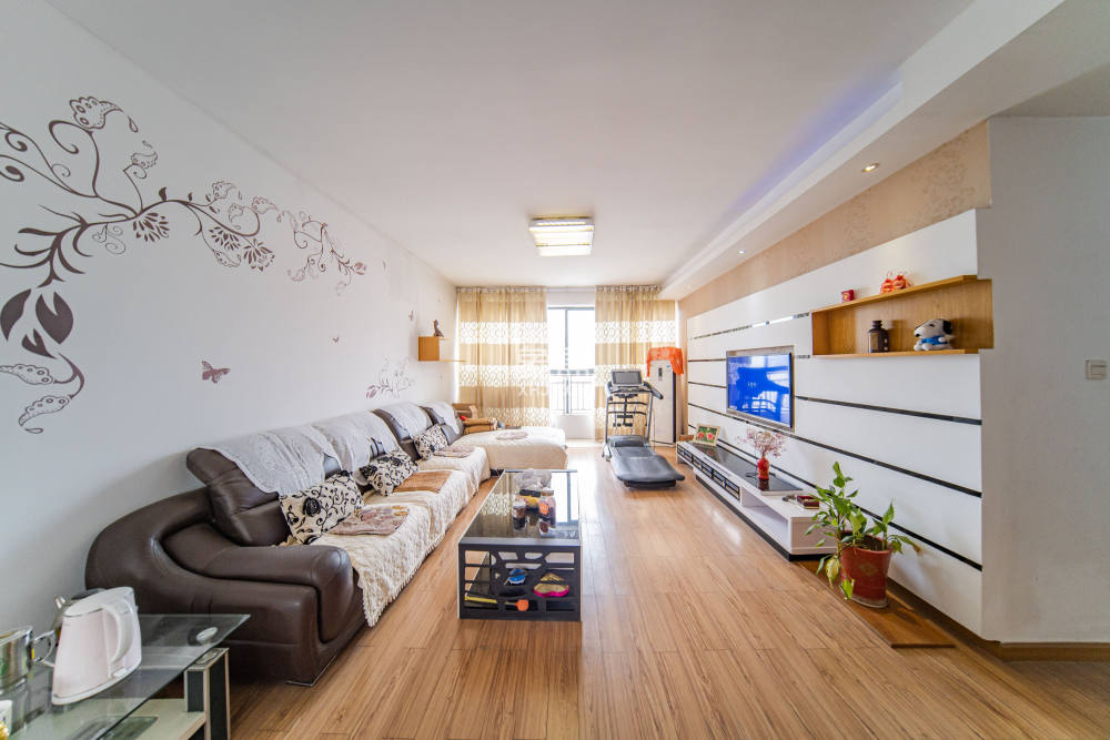 枫华府第  3室2厅2卫    93.0万