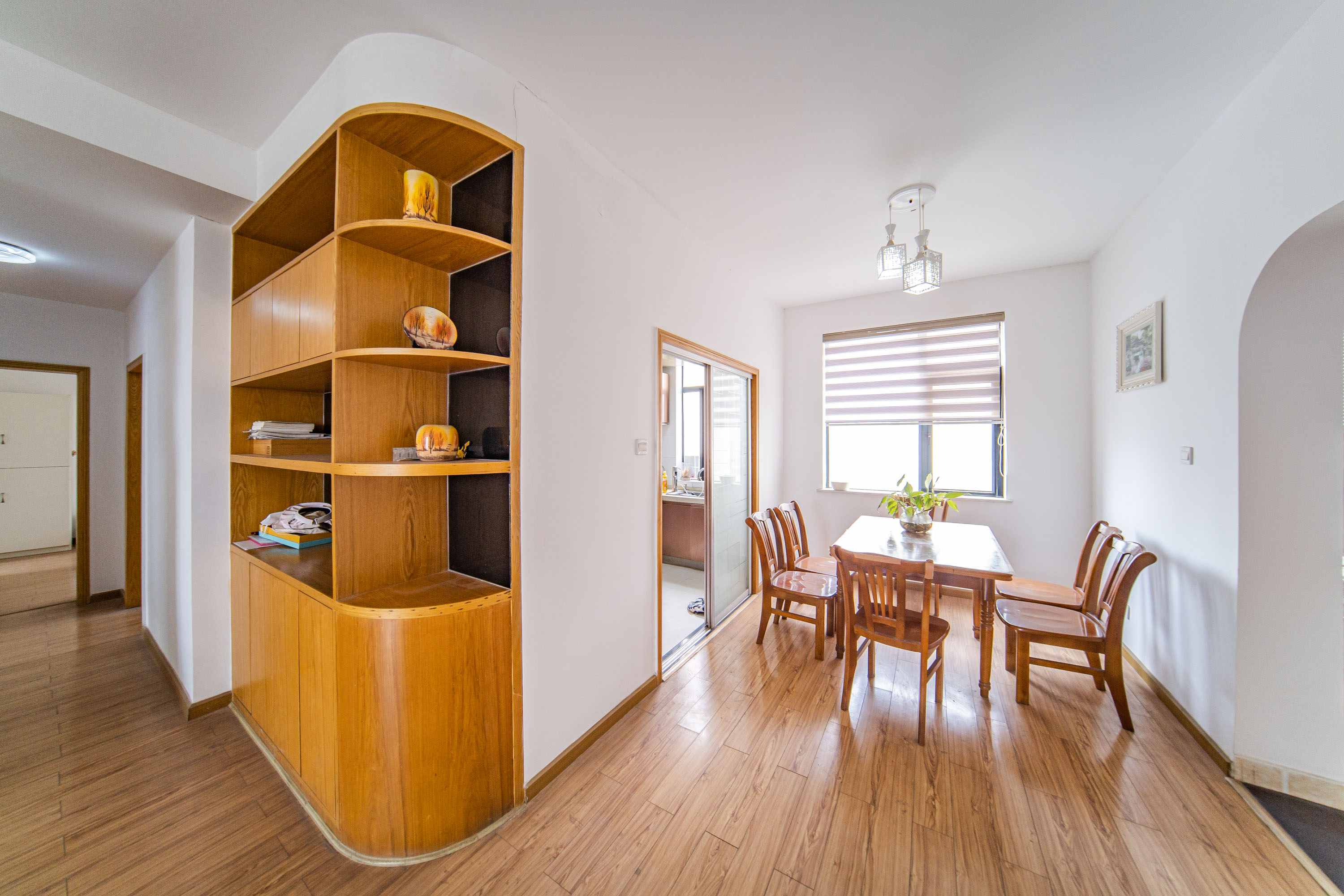 枫华府第  3室2厅2卫    93.0万客厅