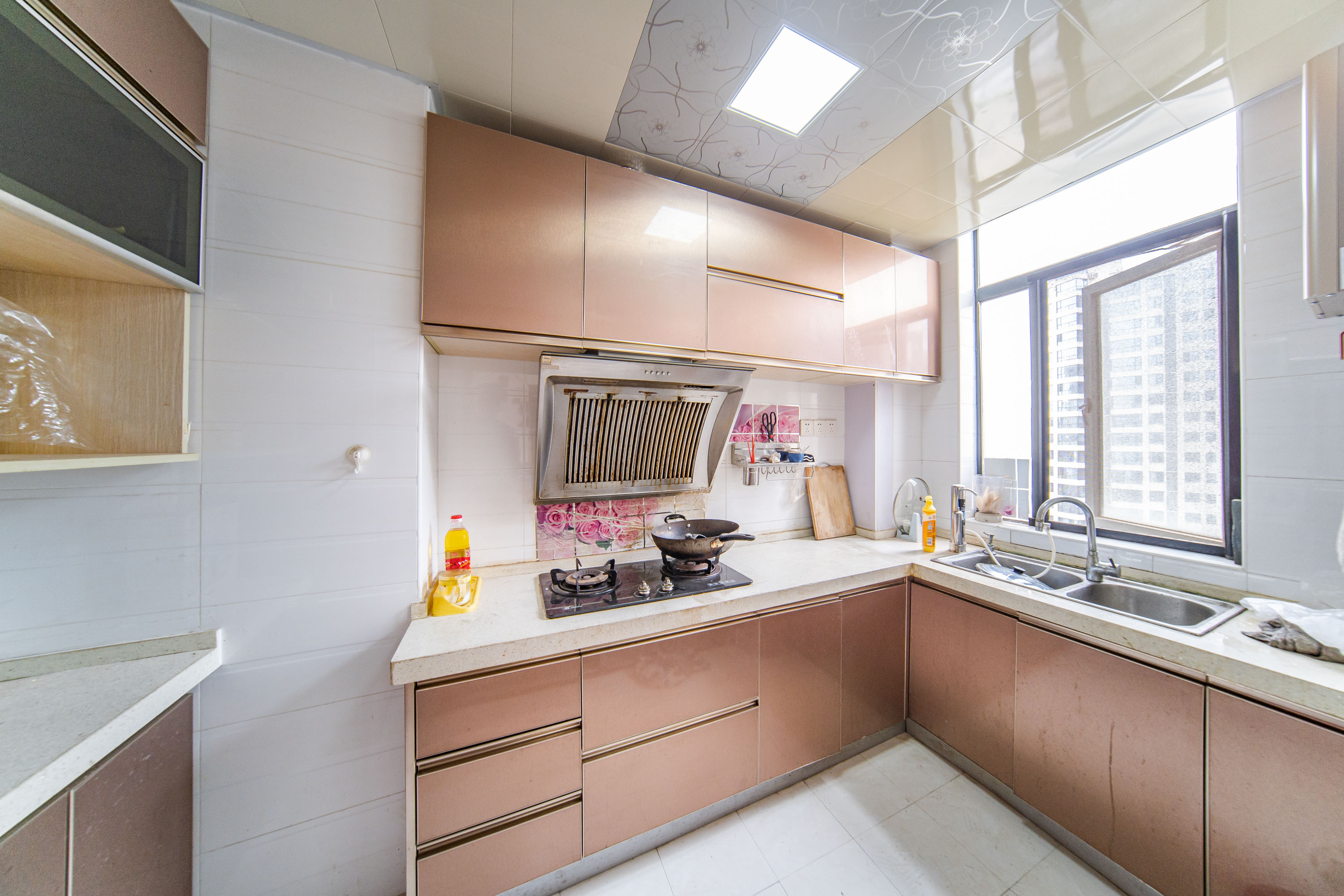 枫华府第  3室2厅2卫    93.0万厨房