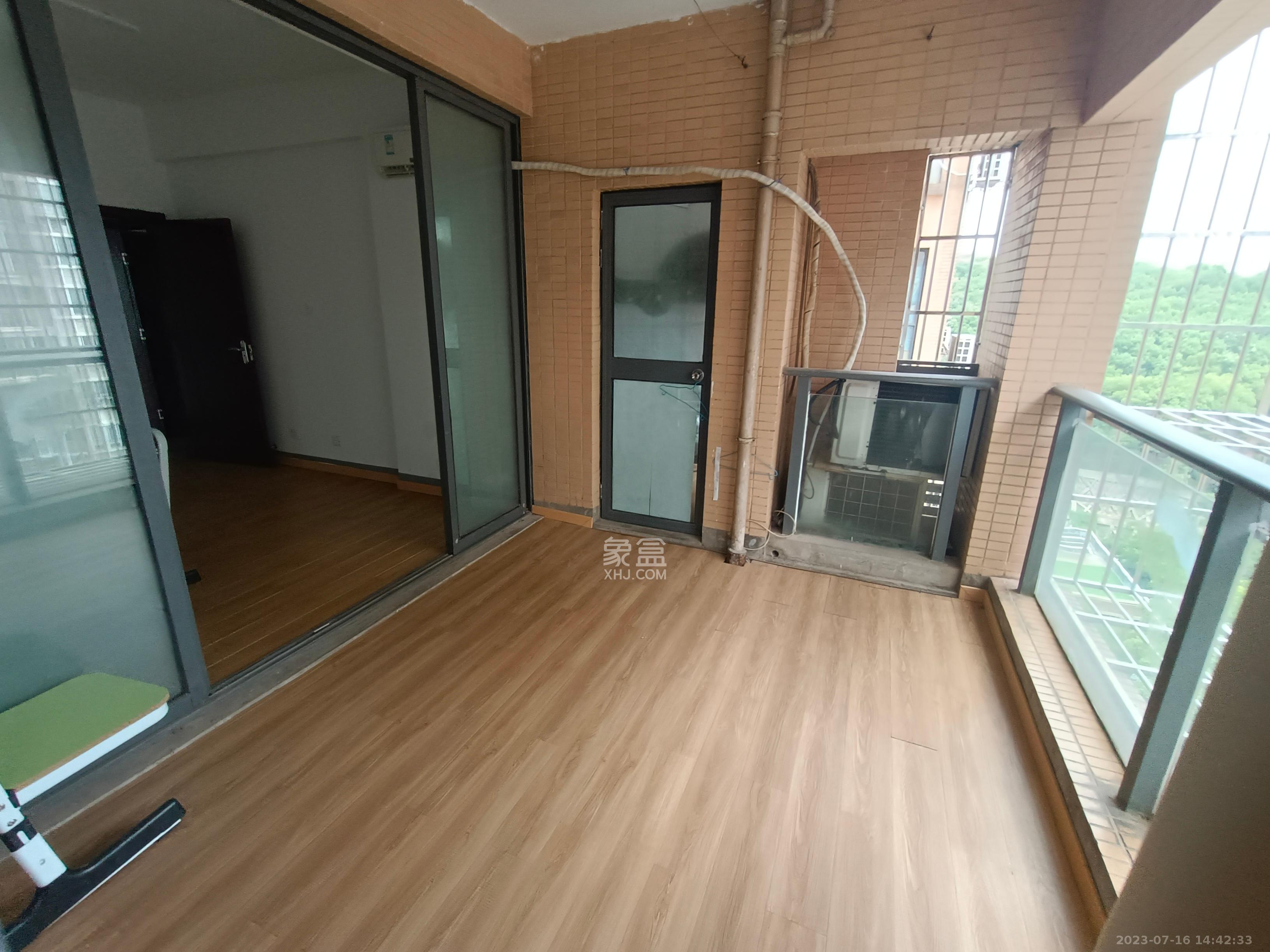 中城丽景香山园  5室2厅2卫   3200.00元/月室内图