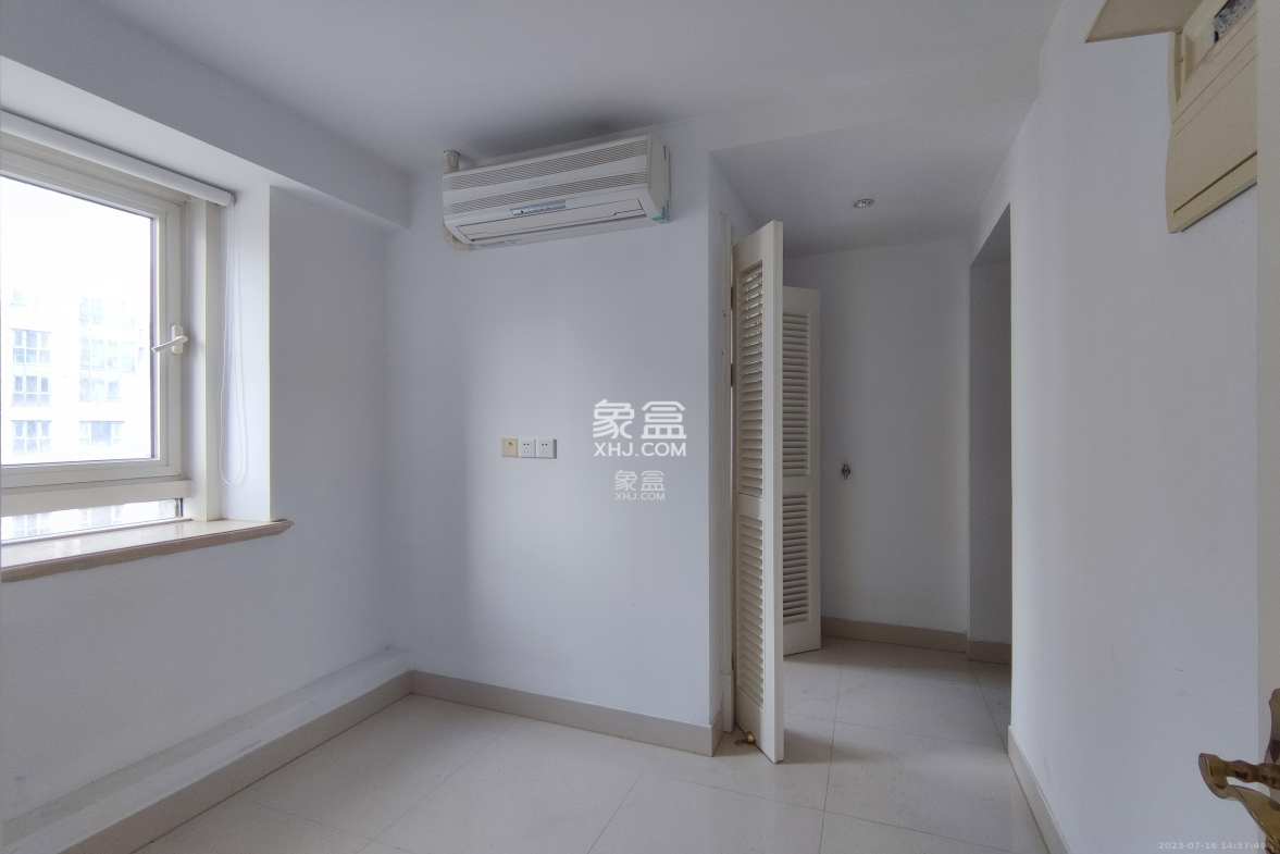 万达公馆 4室2厅1卫 11000.00元/月 万达公馆 4室2厅1卫 11000.00元/月室内图