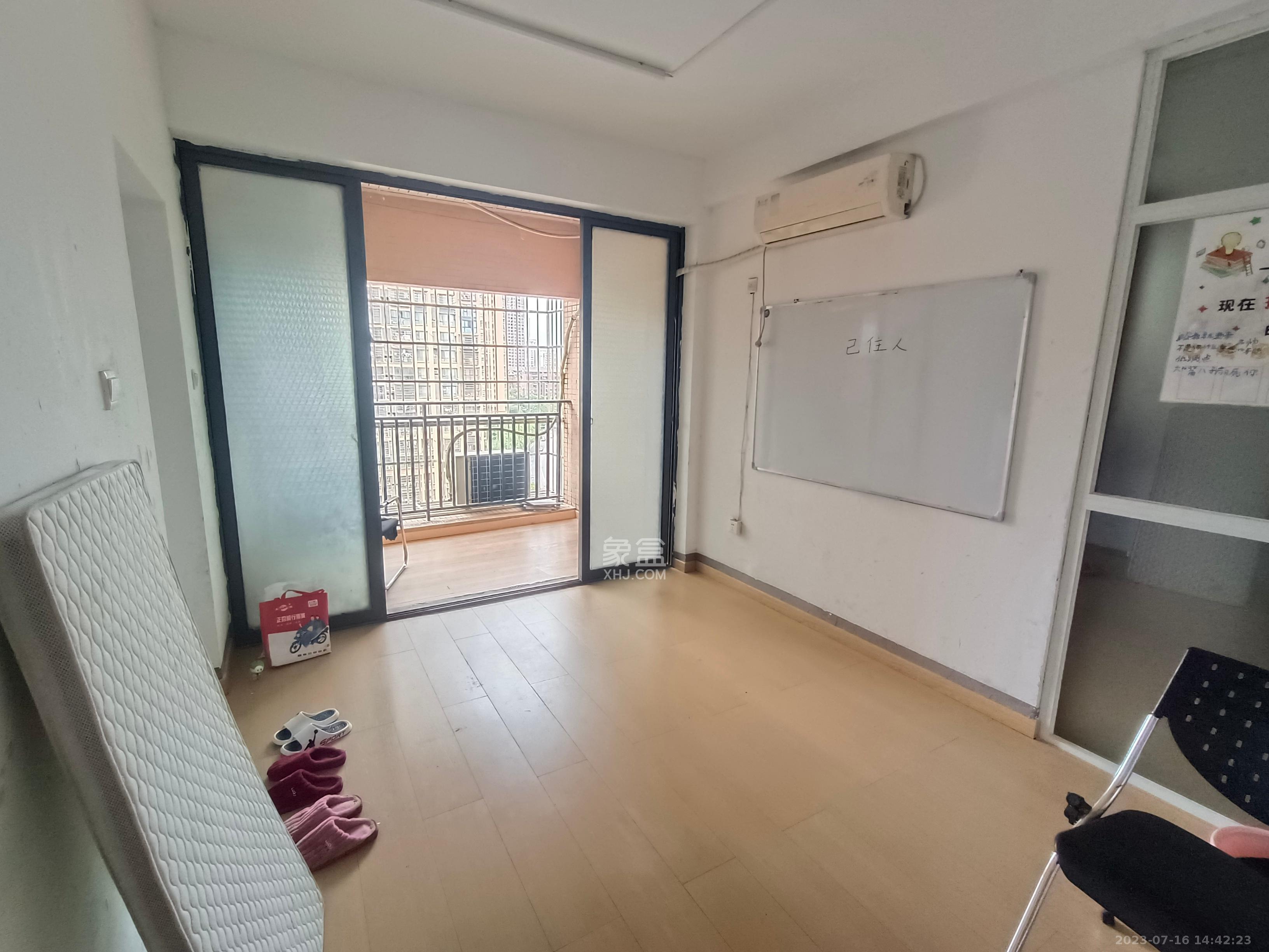 中城丽景香山园  5室2厅2卫   3200.00元/月室内图