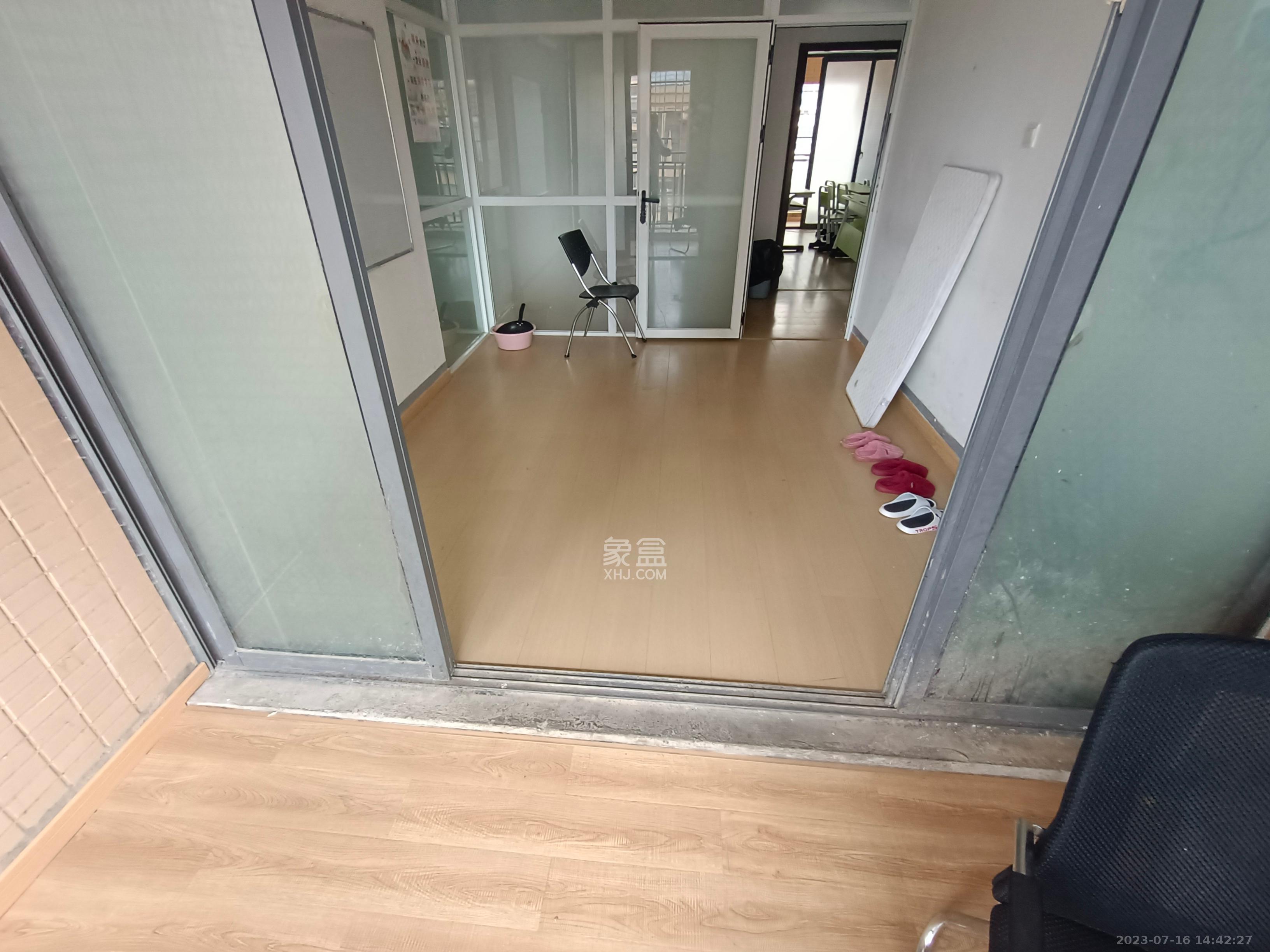 中城丽景香山园  5室2厅2卫   3200.00元/月室内图