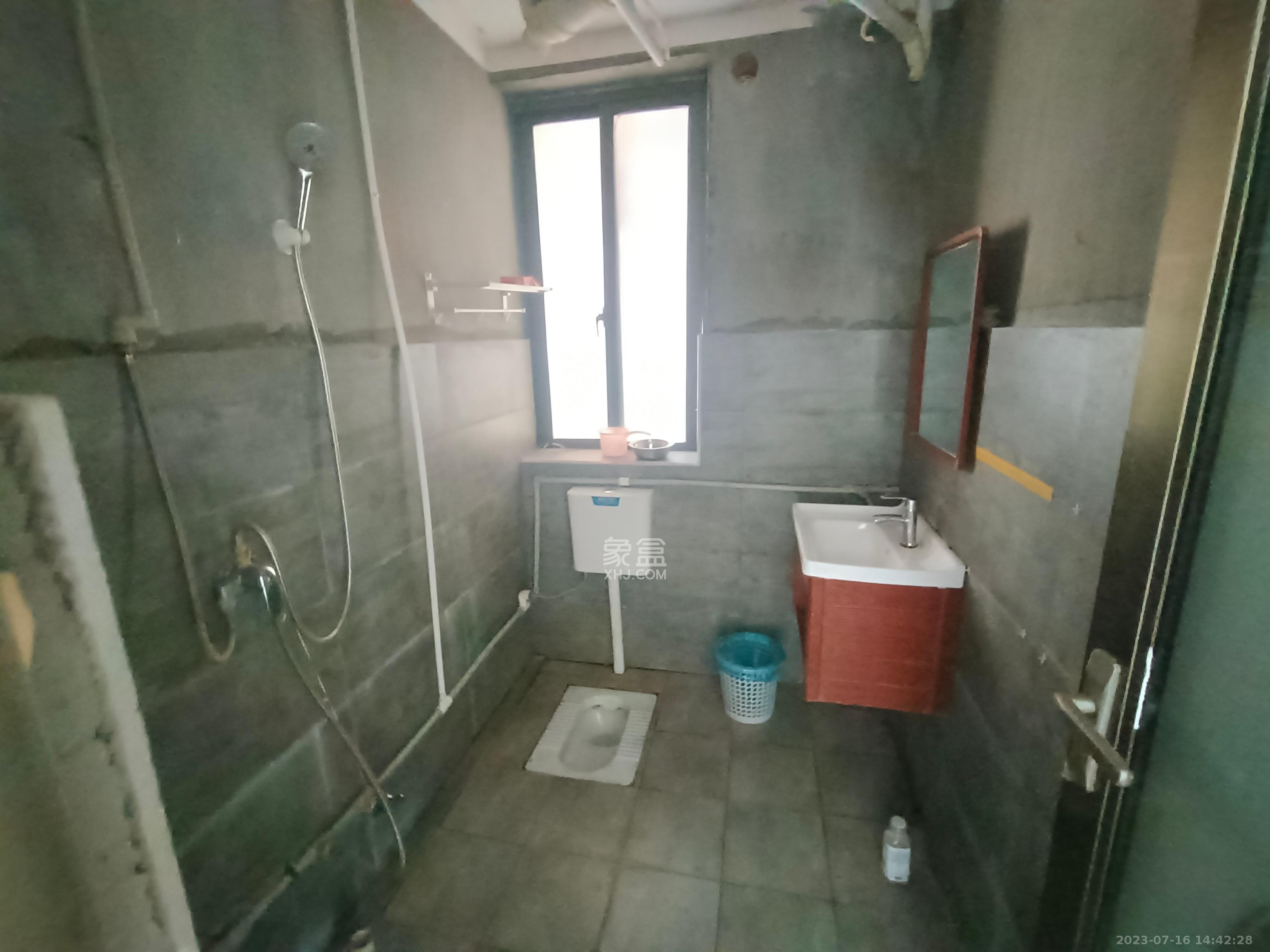 中城丽景香山园  5室2厅2卫   3200.00元/月室内图