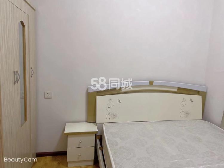 美的林城时代  3室2厅1卫   2600.00元/月室内图1