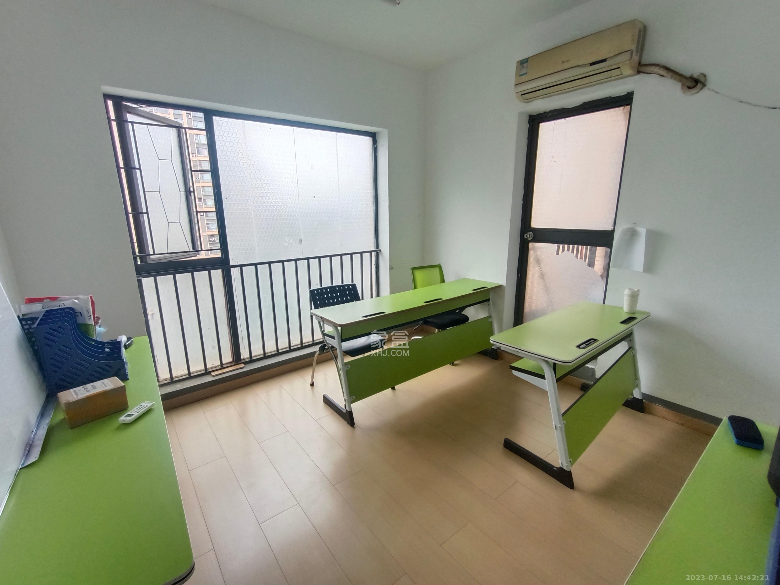中城丽景香山园  5室2厅2卫   3200.00元/月室内图