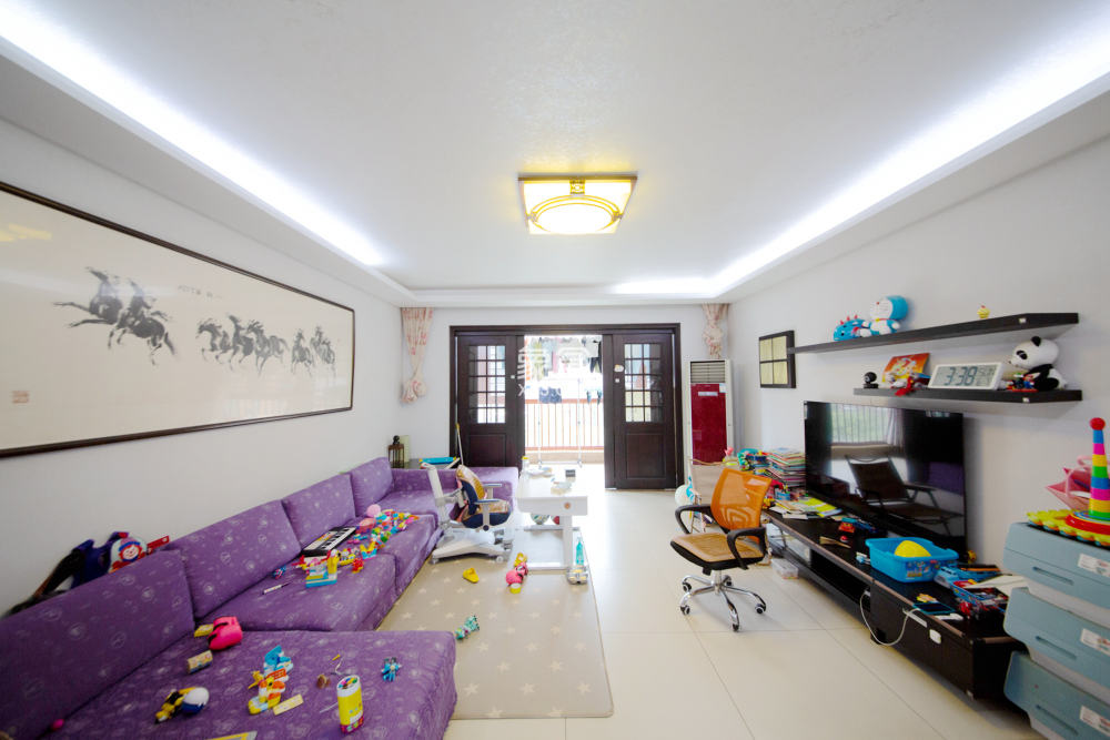 茂华国际湘 5室2厅1厨3卫 215.00万