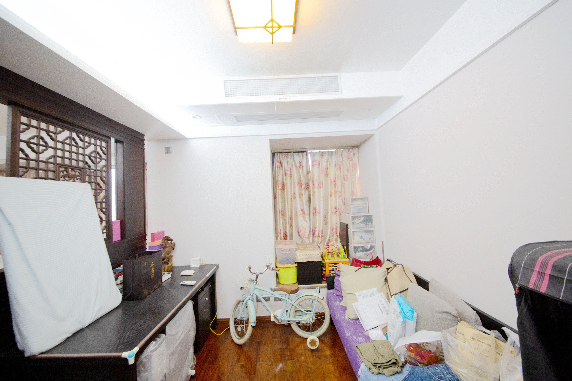 茂华国际湘  5室2厅3卫    205.0万卧室