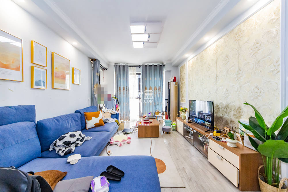 万国城（当代满庭春MOMA）三期  3室2厅1卫    72.0万