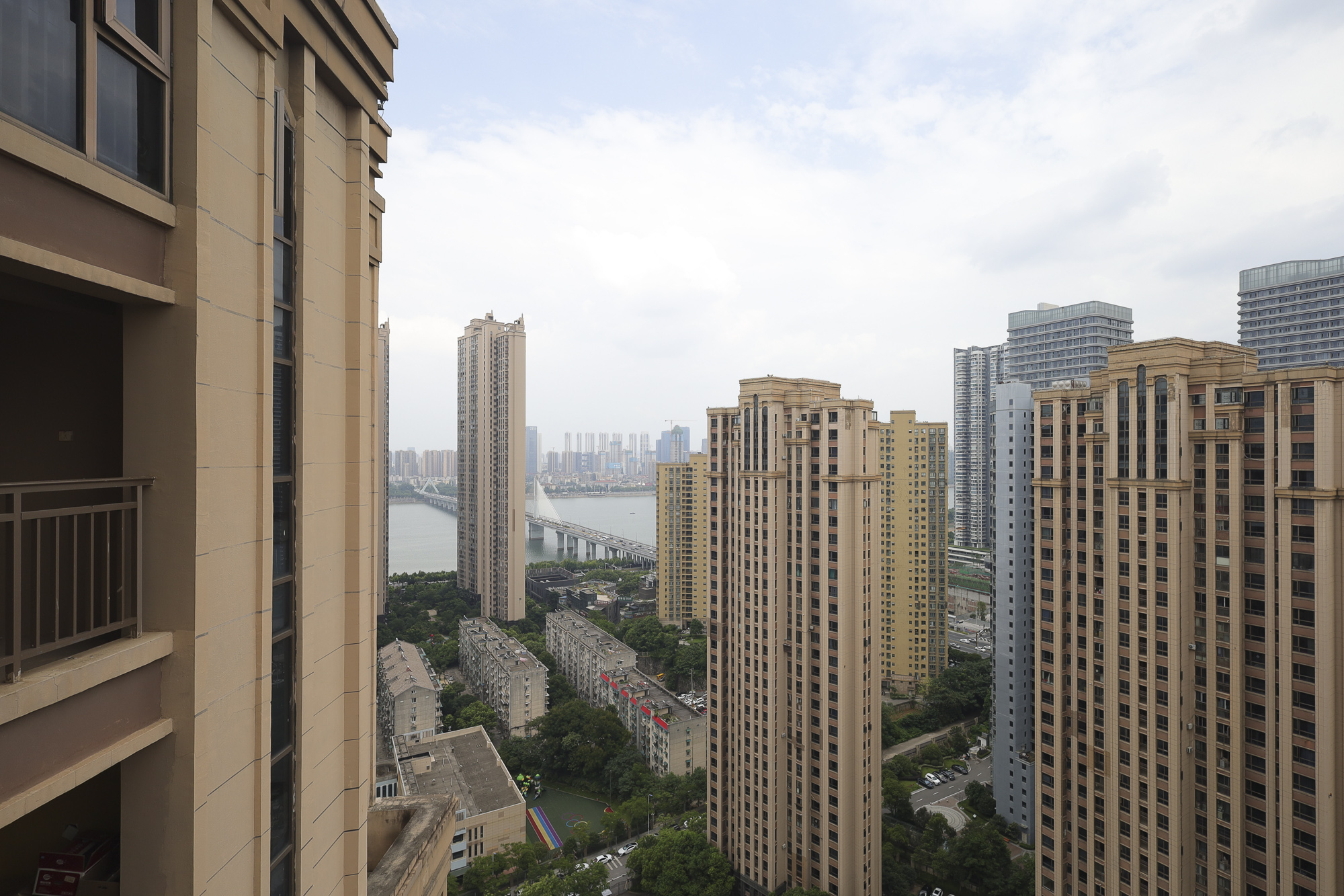 世茂铂翠湾一期  5室2厅3卫   320.00万其他