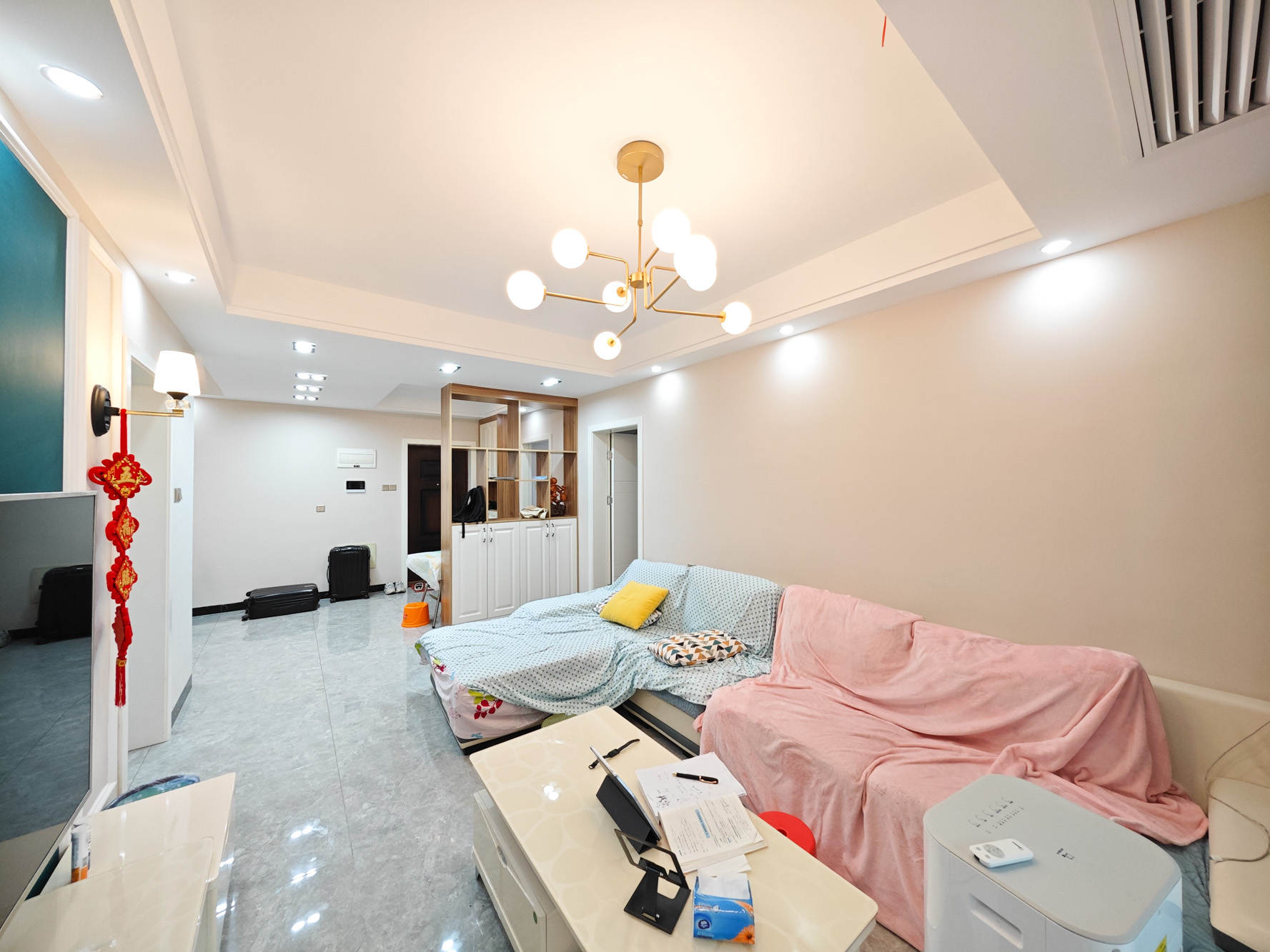 中建嘉和城  3室2厅2卫    120.0万客厅