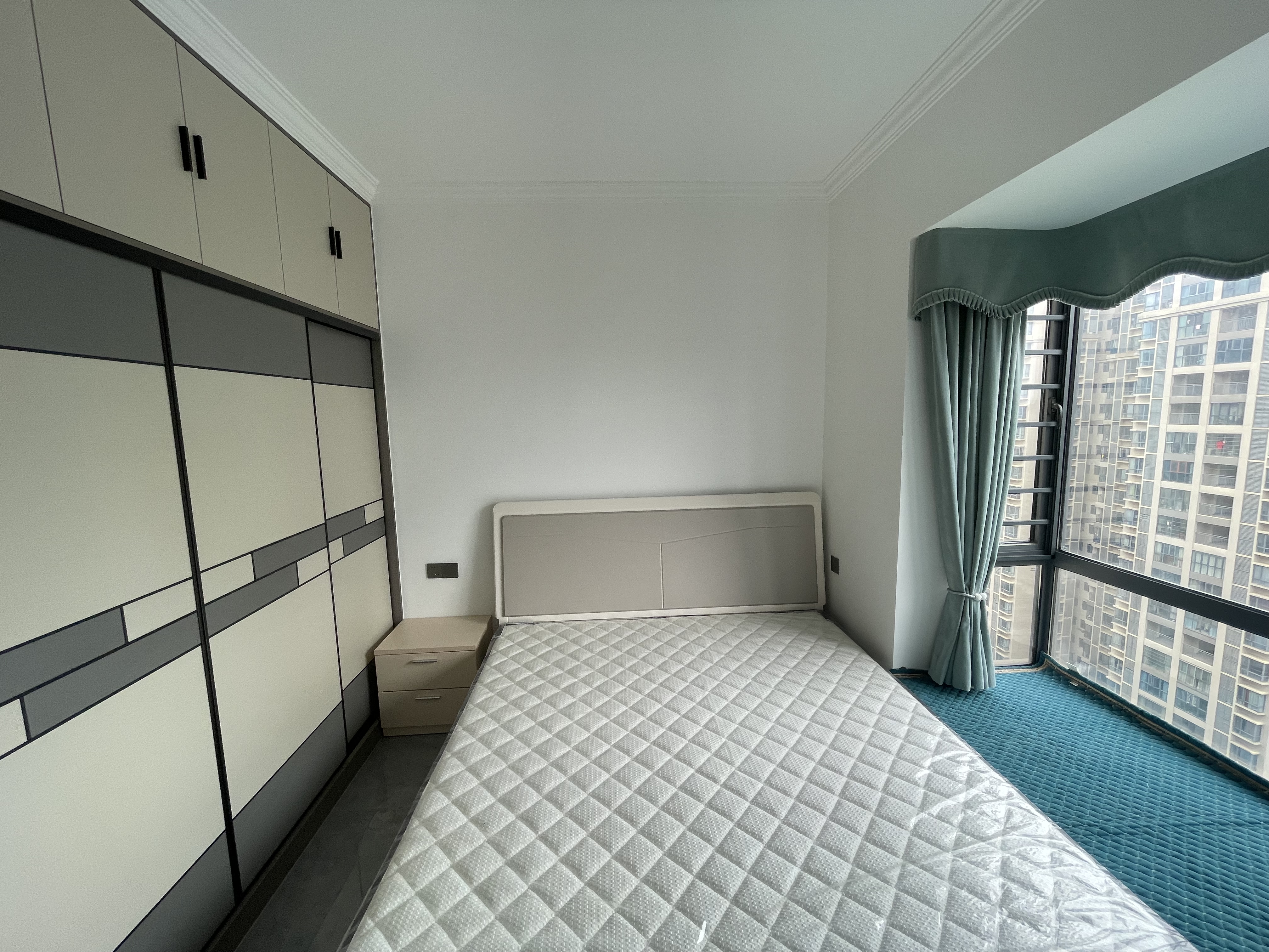 山水洲城华晨第一城 4室2厅2卫 110.0万 山水洲城华晨第一城 4室2厅2卫 110.0万室内图