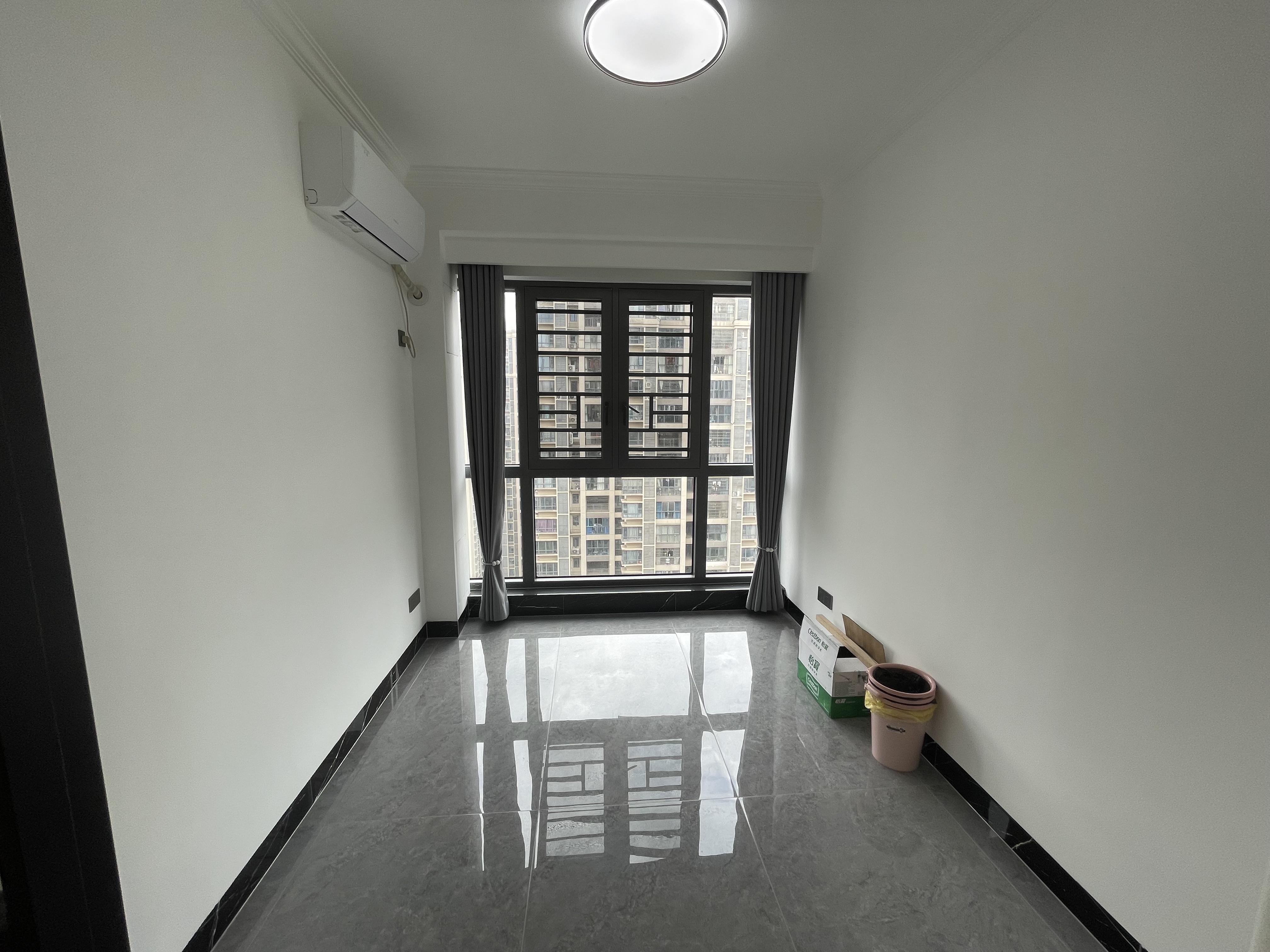 山水洲城华晨第一城 4室2厅2卫 110.0万 山水洲城华晨第一城 4室2厅2卫 110.0万室内图