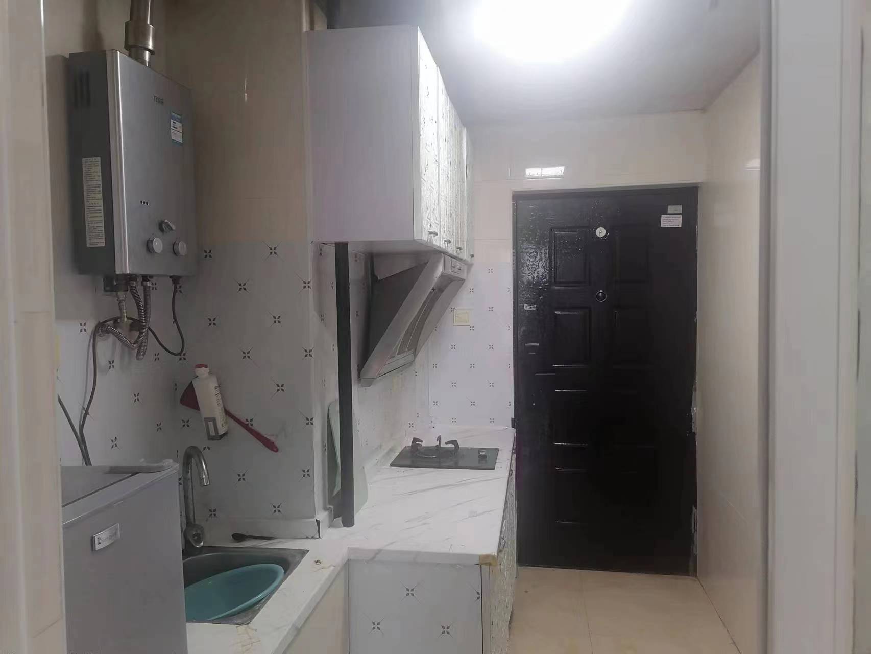 慈善大厦  1室1厅1卫    26.0万 慈善大厦  1室1厅1卫    26.0万室内图