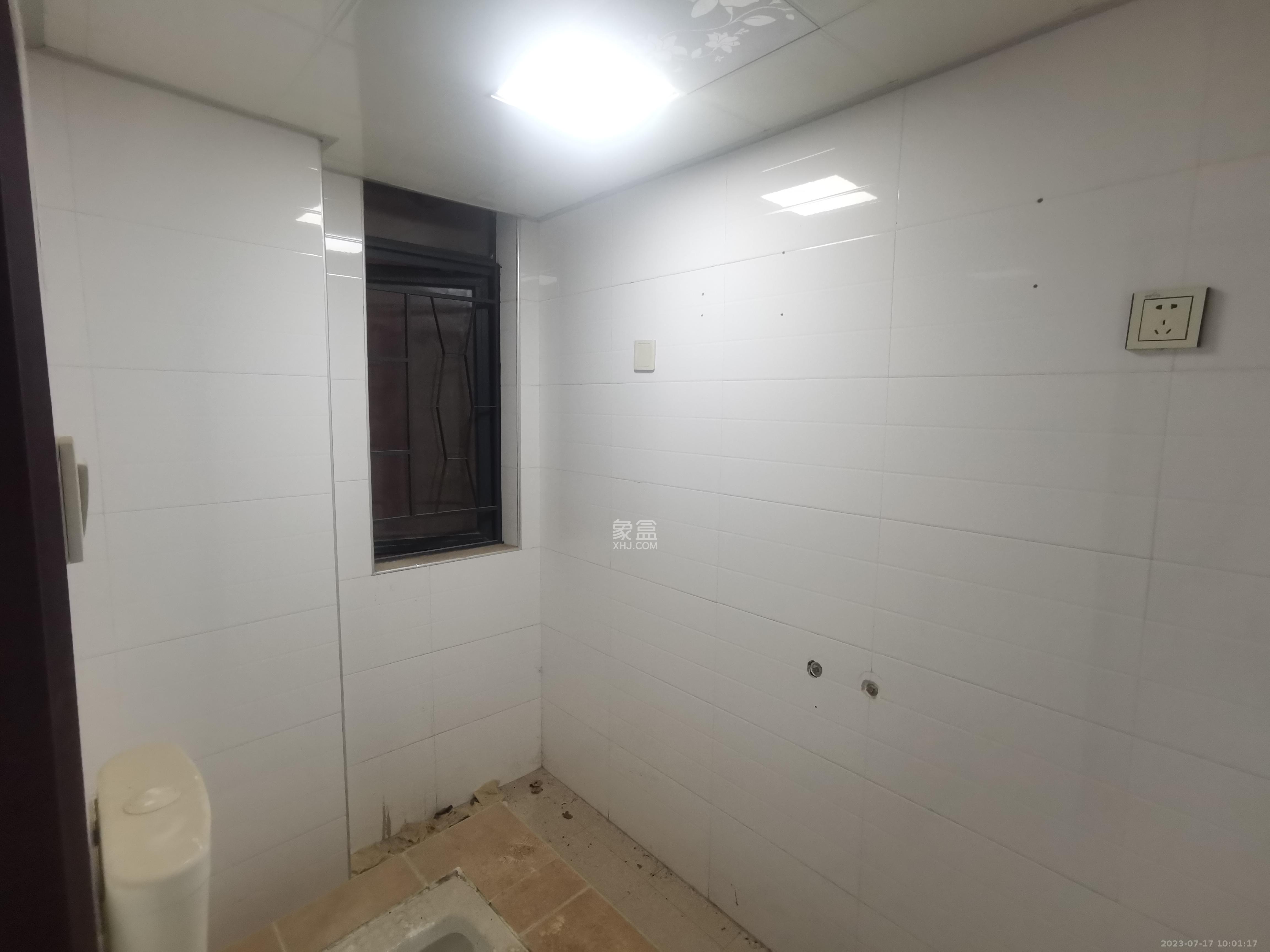 湘府9号  2室2厅2卫   2300.00元/月室内图