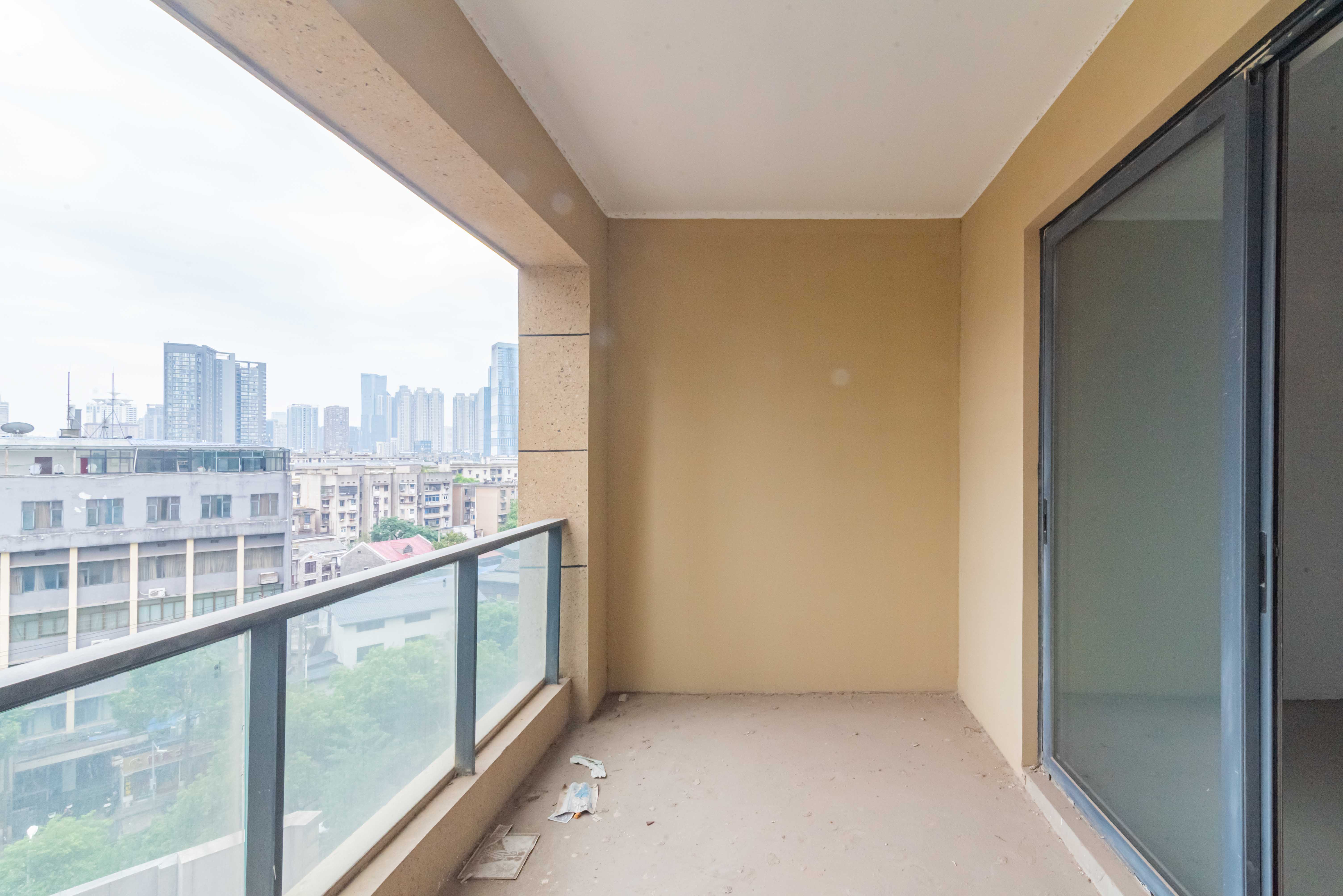 复地崑玉国际一期  4室2厅2卫    309.0万阳台