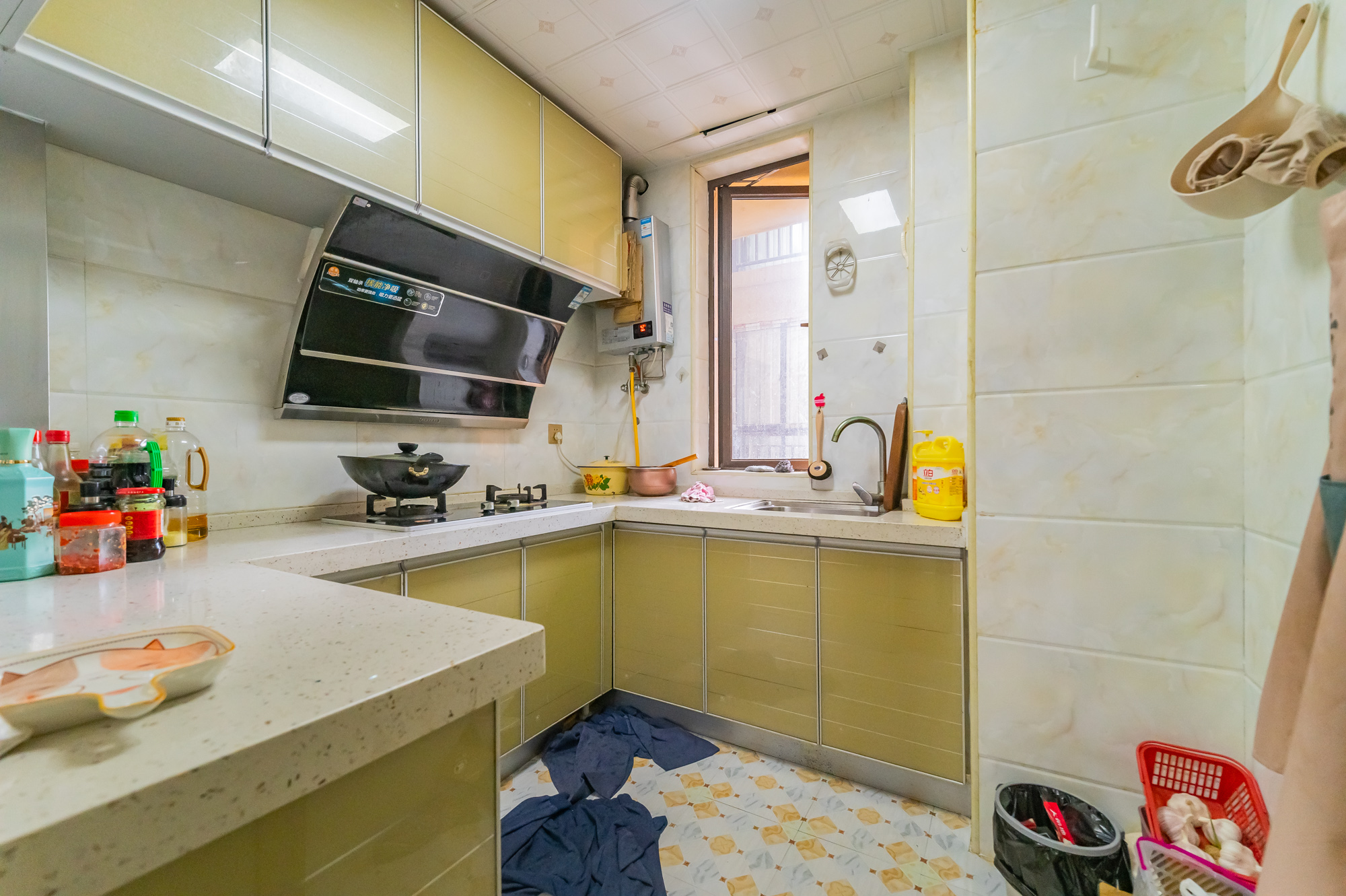 华润置地广场一期 2室1厅1卫 65.8万 华润置地广场一期 2室1厅1卫 65.8万厨房