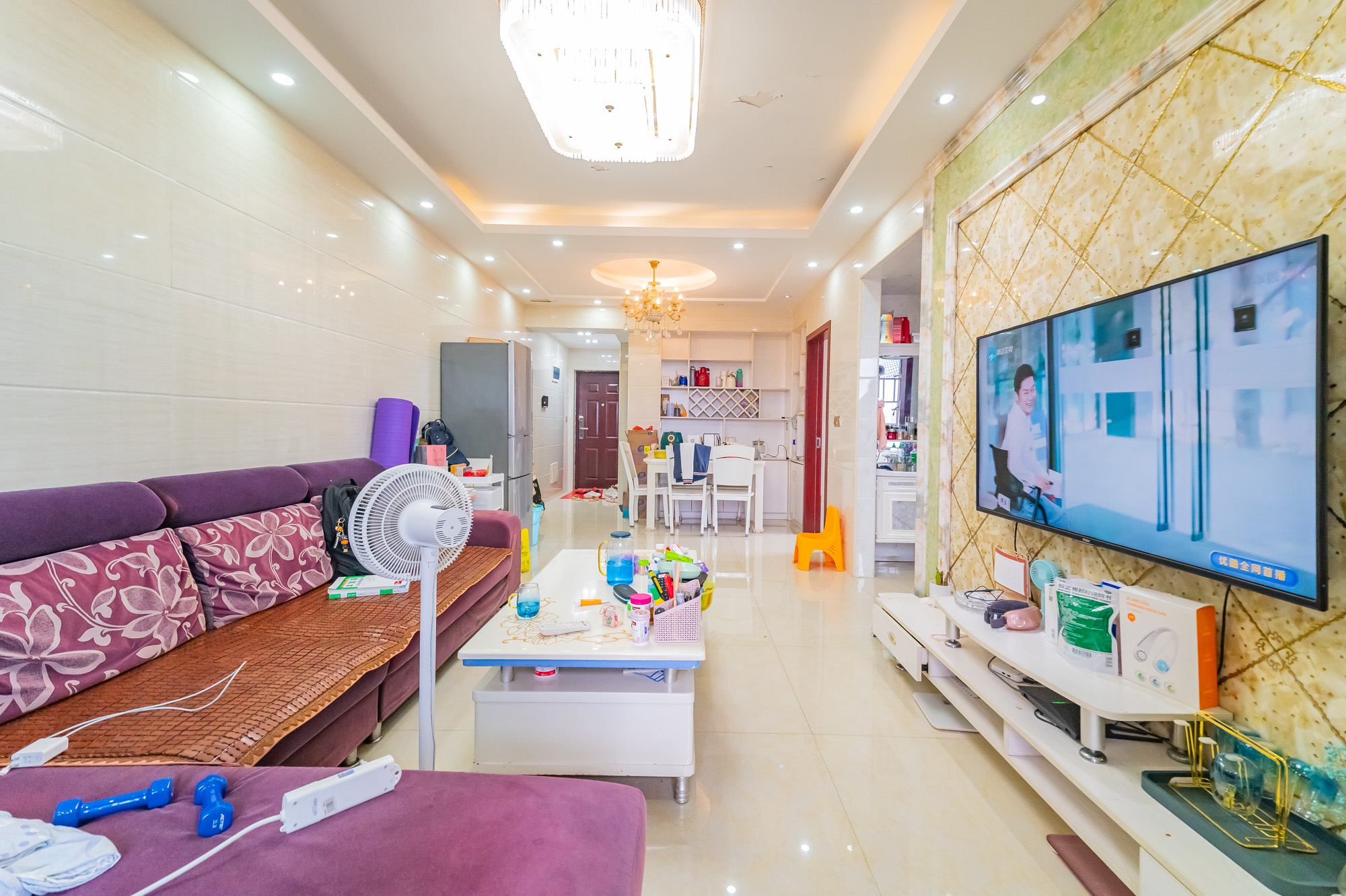 华润置地广场一期 2室1厅1卫 65.8万 华润置地广场一期 2室1厅1卫 65.8万客厅