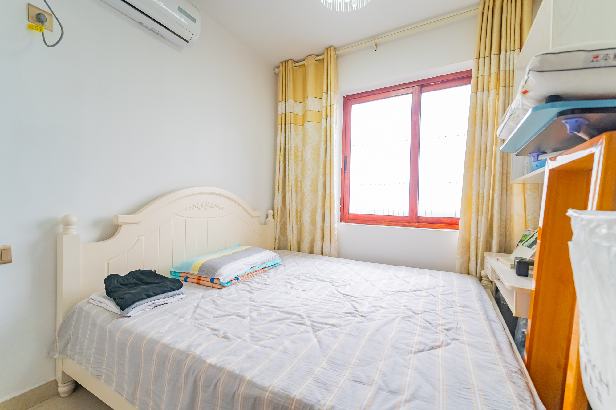 华润置地广场一期 2室1厅1卫 65.8万 华润置地广场一期 2室1厅1卫 65.8万卧室