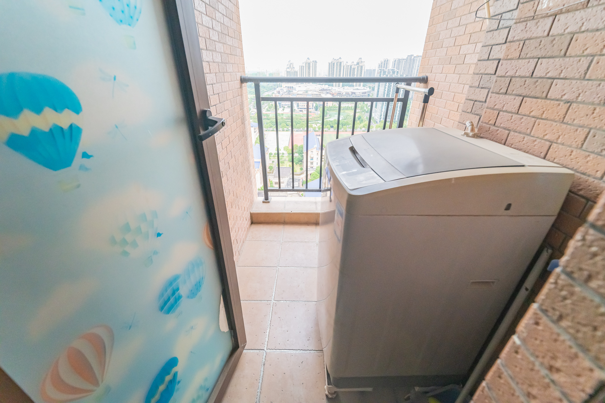 水岸世景 2室2厅1卫 45.0万 水岸世景 2室2厅1卫 45.0万阳台