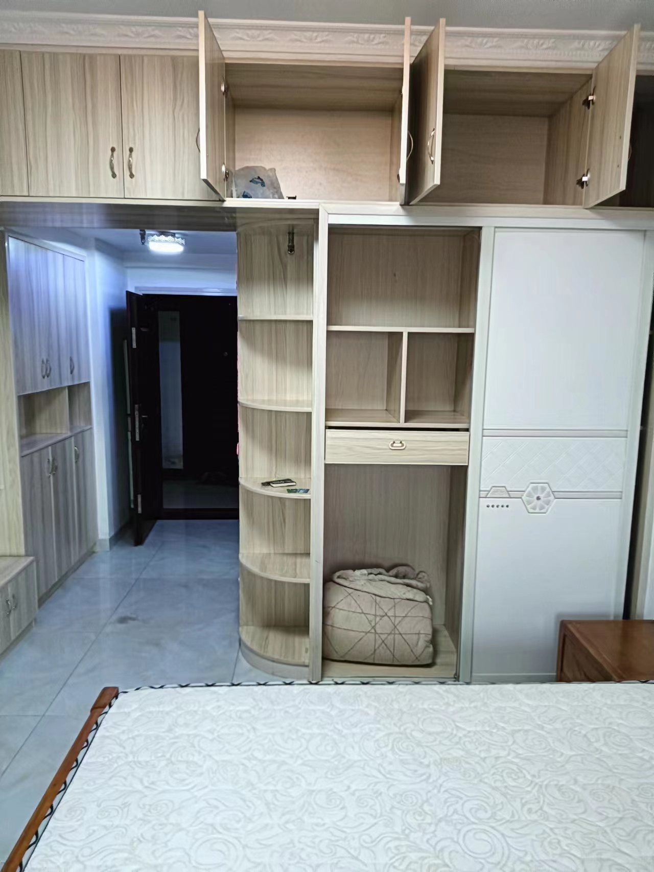 金中环广场  1室1厅1卫   1500.00元/月室内图1