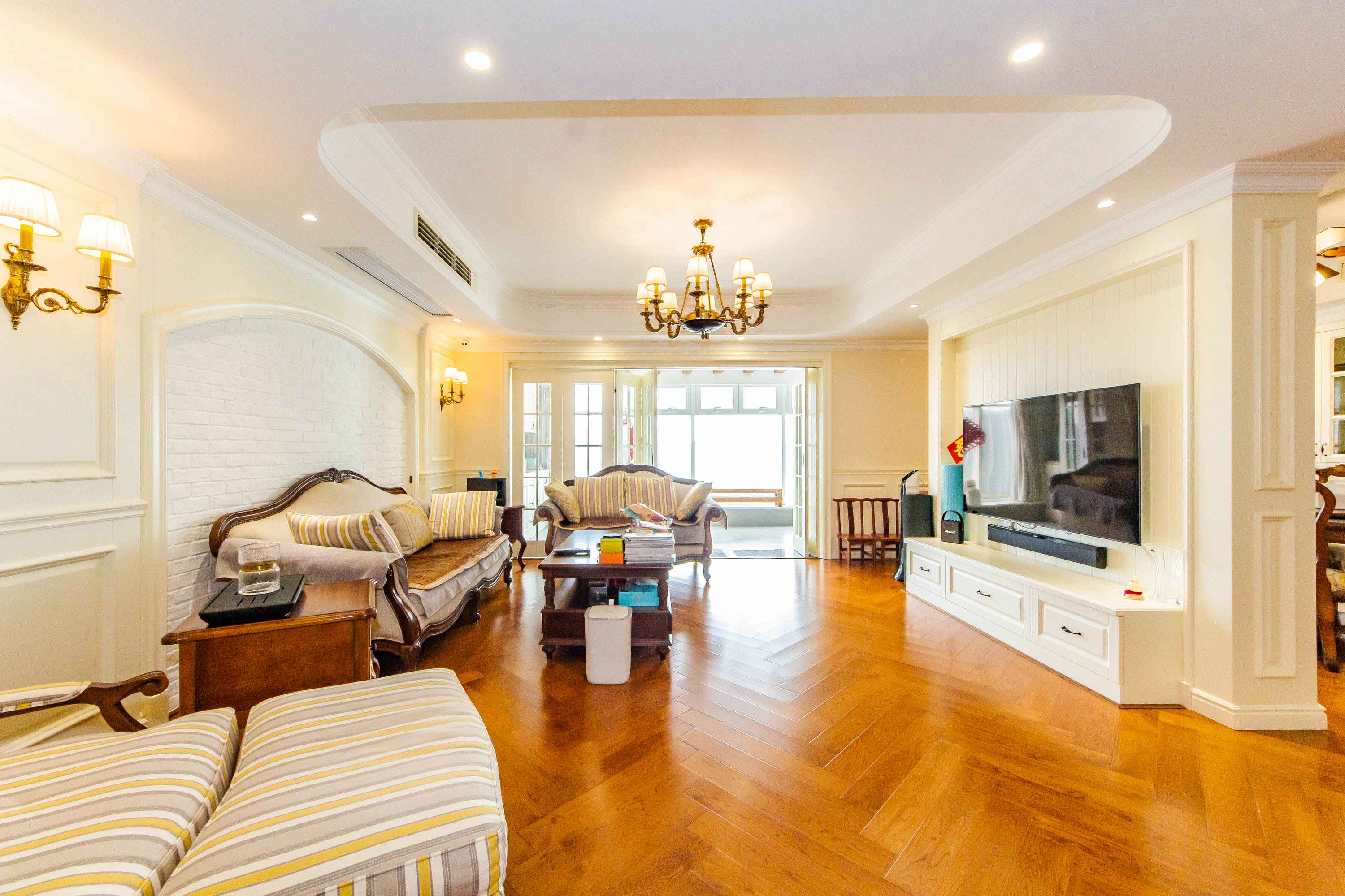 恒大御景半岛湘江苑（恒大御景半岛一期）  6室2厅4卫    878.84万客厅