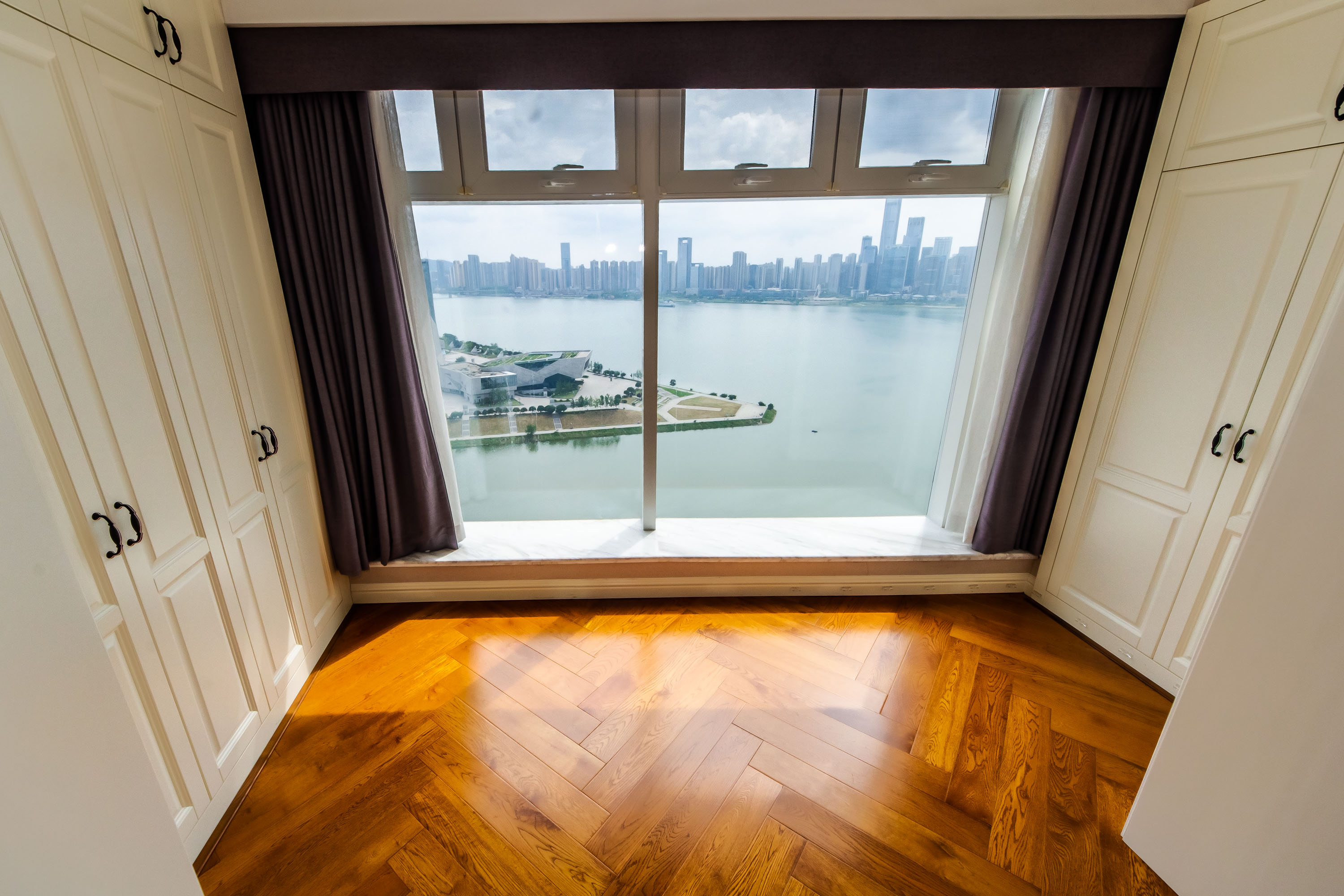 恒大御景半岛湘江苑（恒大御景半岛一期）  6室2厅4卫    878.84万阳台