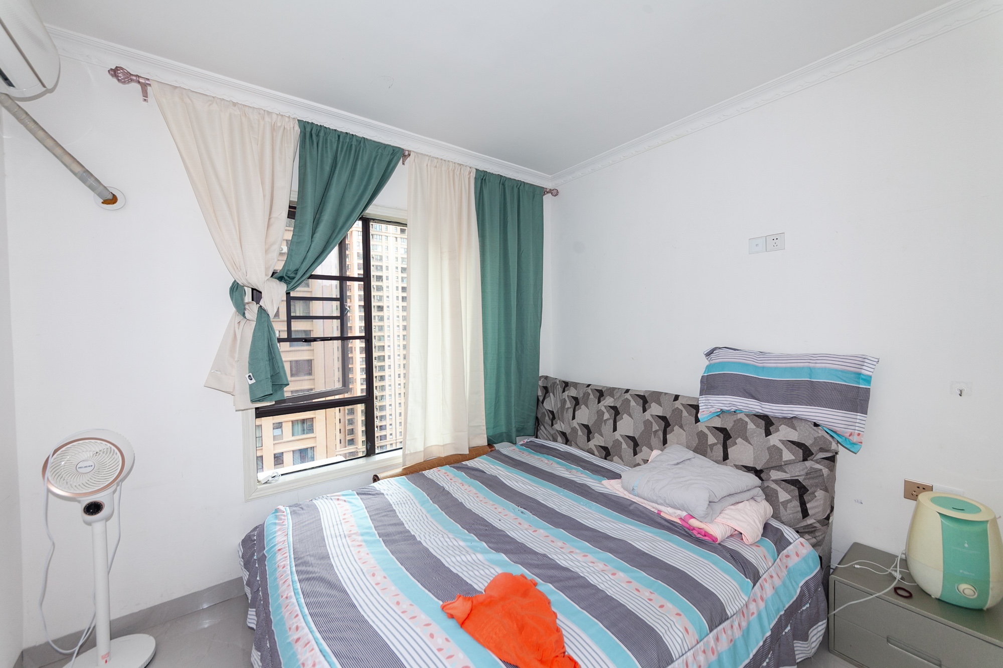 润和又一城  3室2厅1卫    95.0万 润和又一城  3室2厅1卫    95.0万卧室