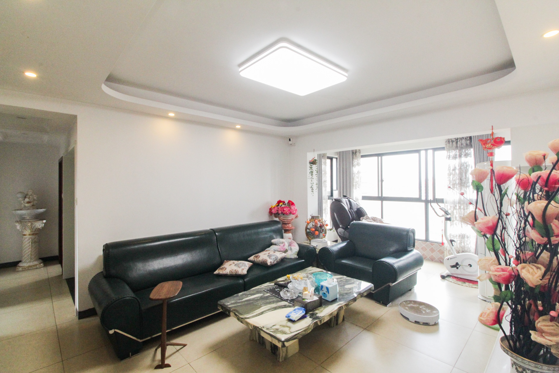 上海城小区  4室2厅1卫   112.80万客厅
