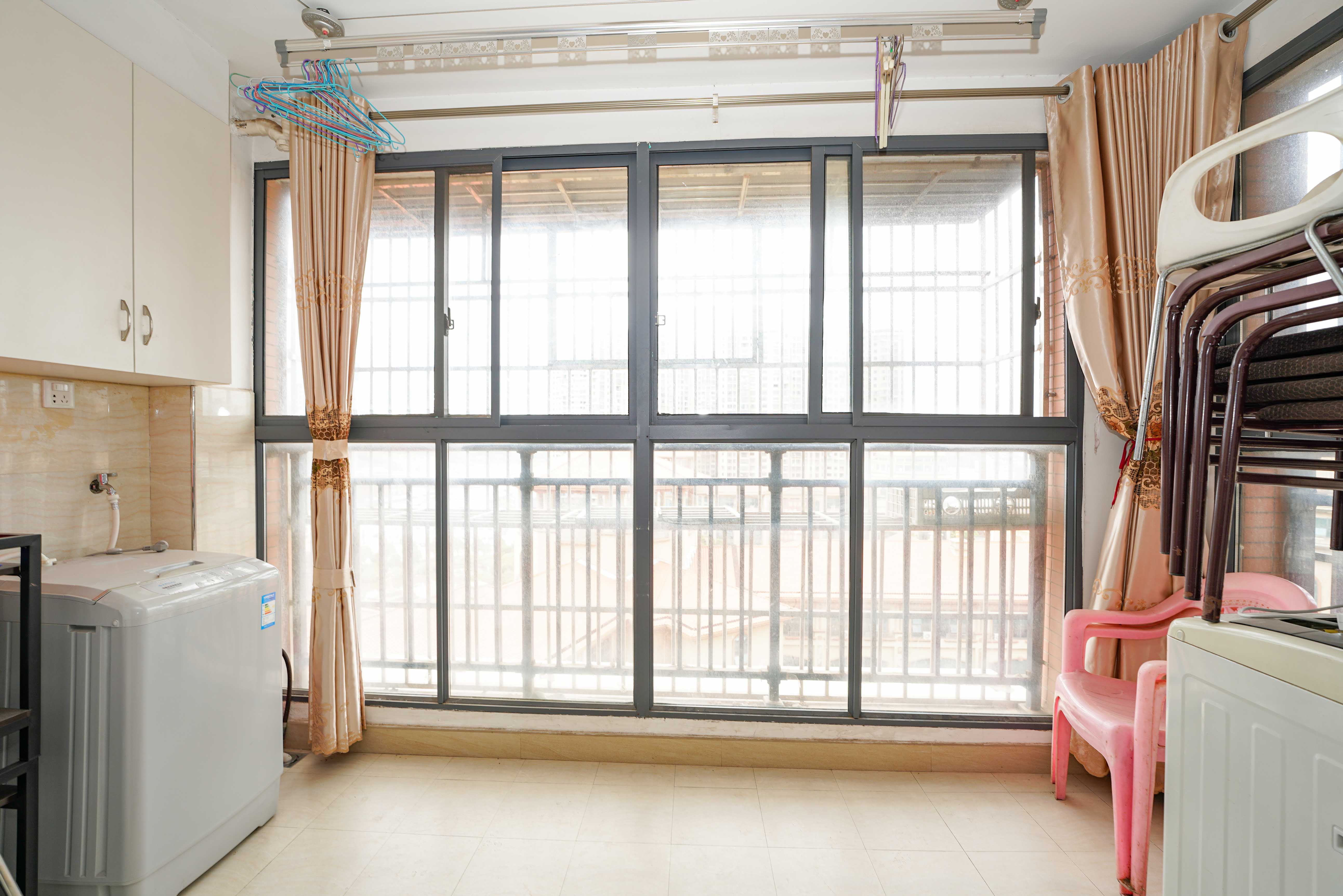 幸福庄园  3室2厅2卫   68.00万阳台