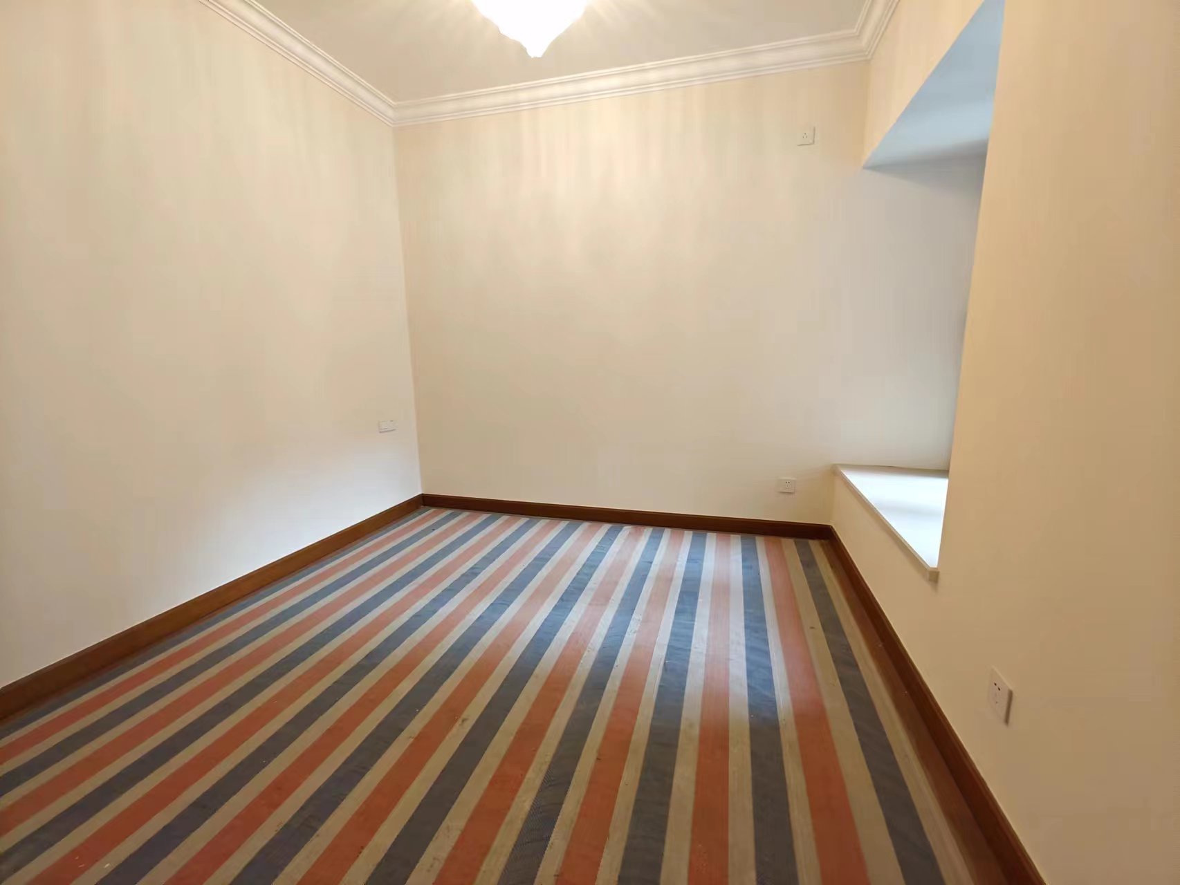 恒大华府 3室2厅2卫 93.0万 恒大华府 3室2厅2卫 93.0万室内图