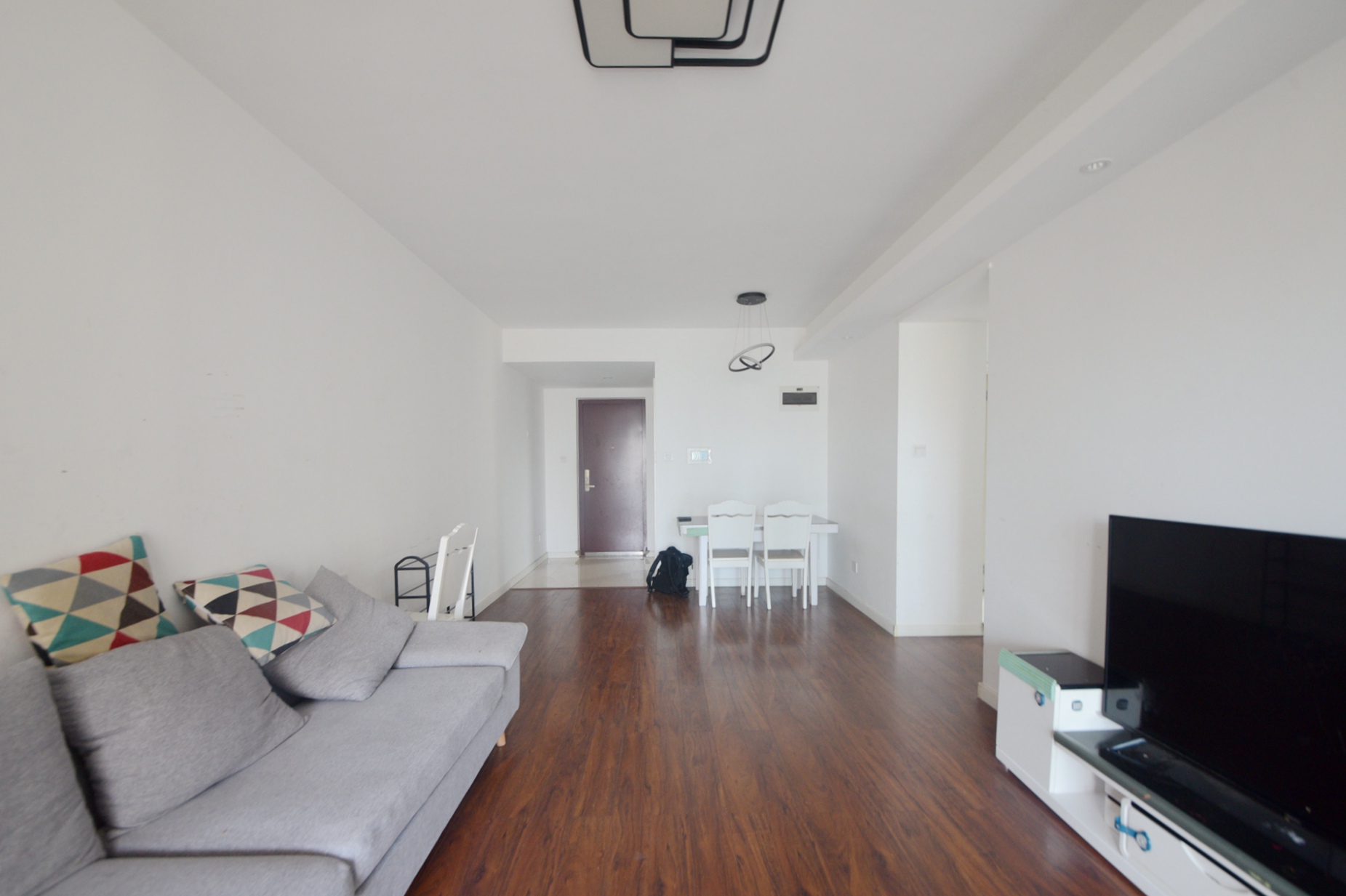 万科魅力之城观澜里  3室2厅2卫    119.0万客厅