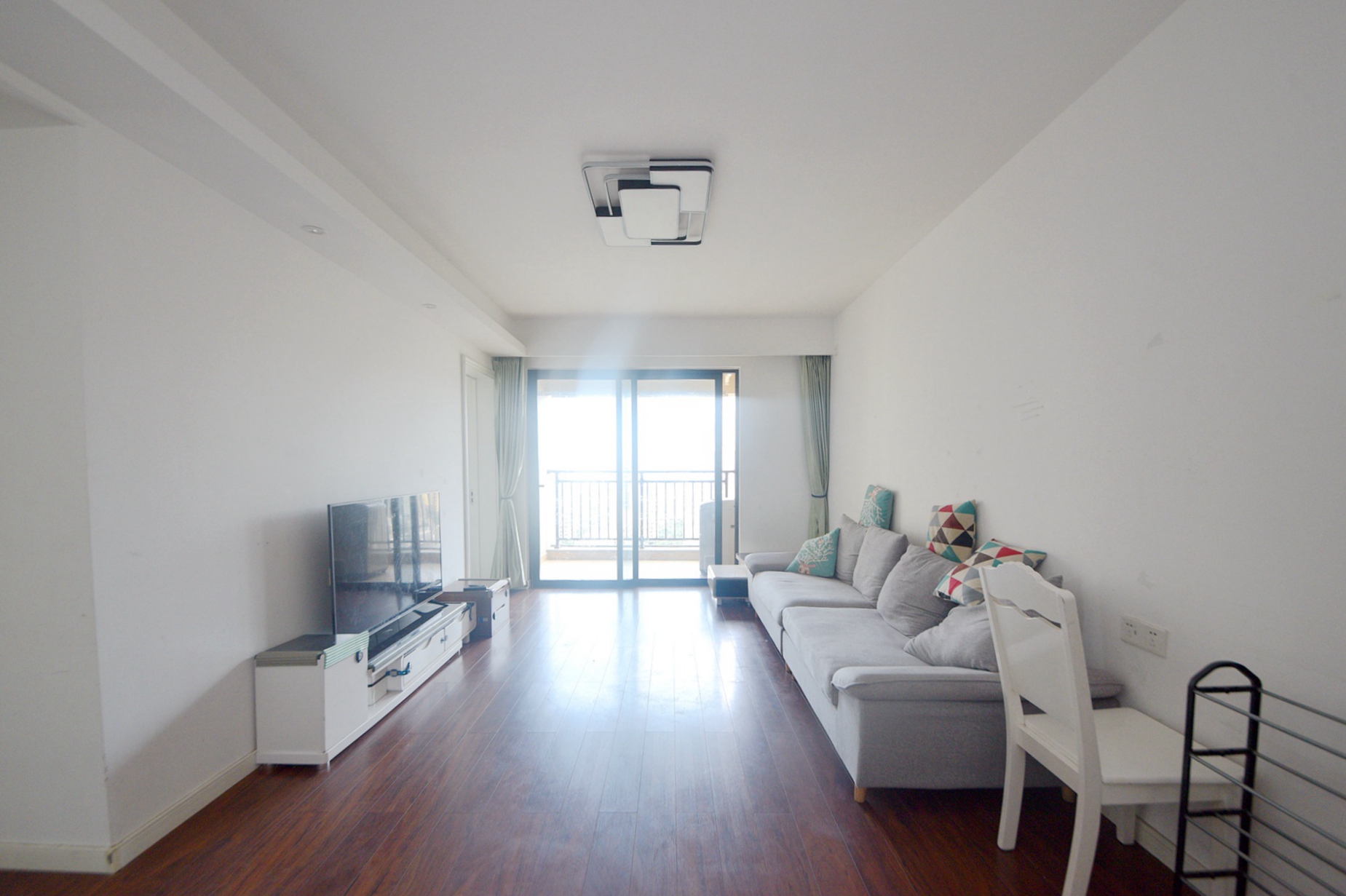 万科魅力之城观澜里  3室2厅2卫    119.0万客厅