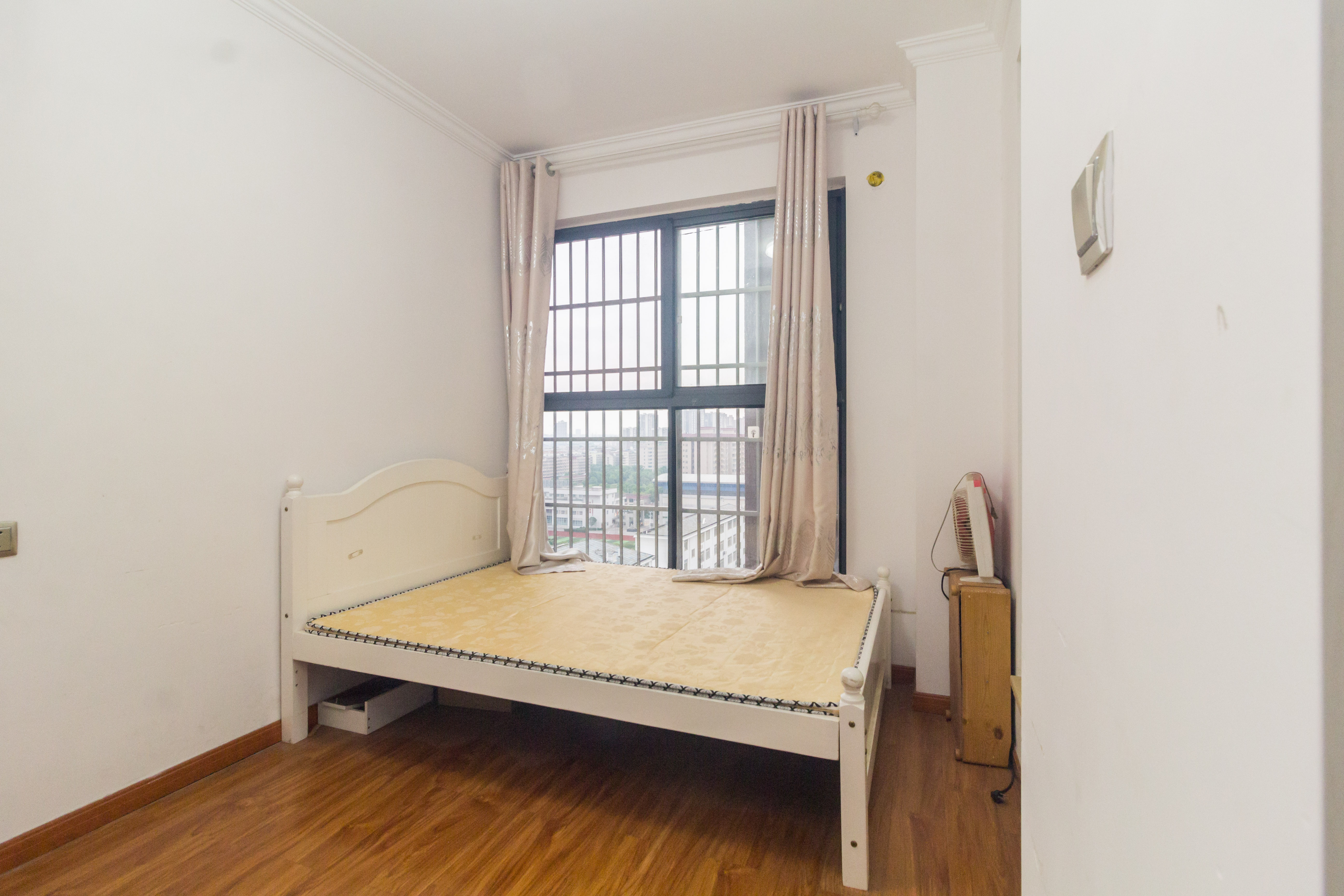 高林仕家 3室2厅1卫 72.00万 高林仕家 3室2厅1卫 72.00万卧室