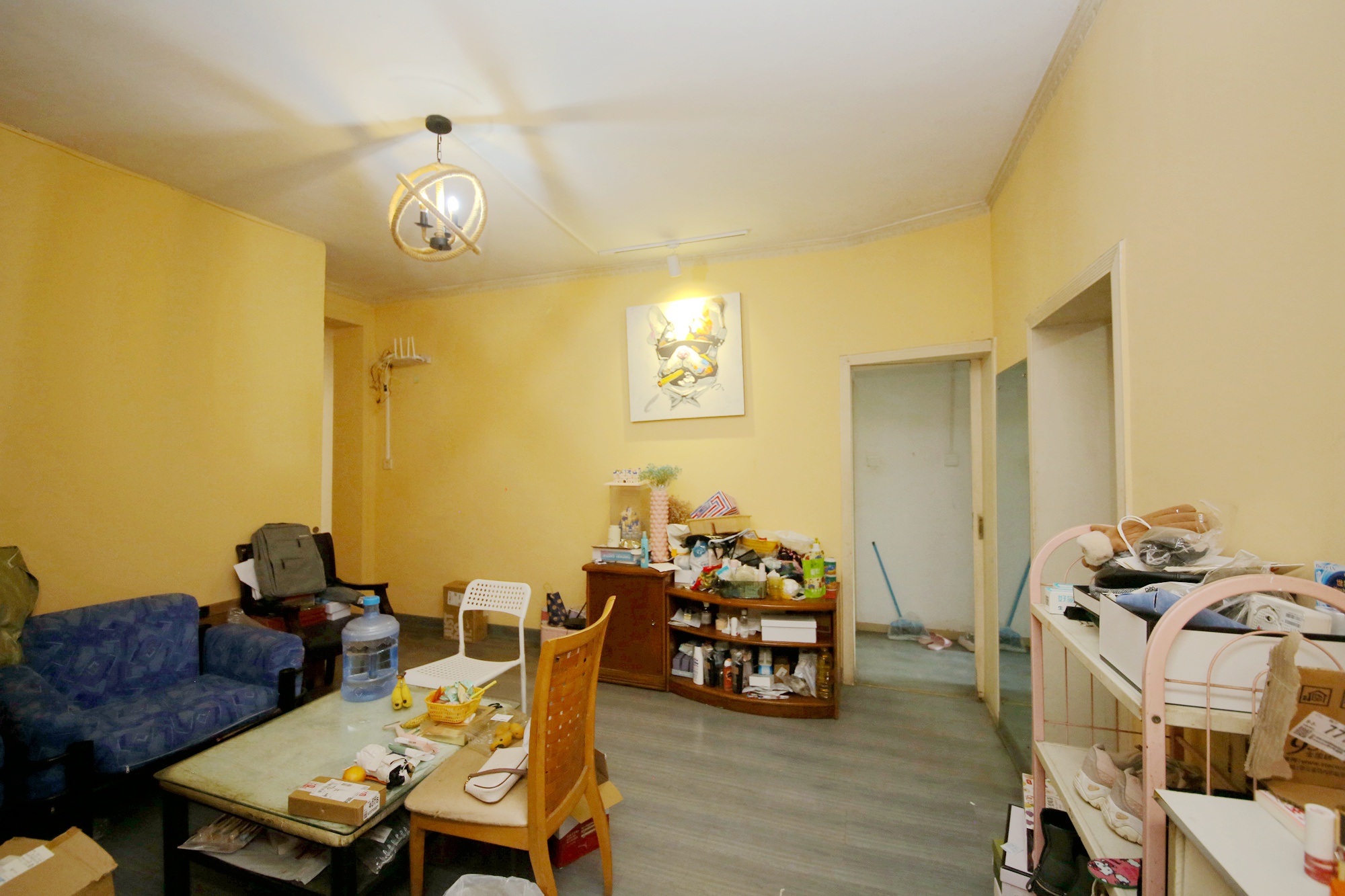 物资厅宿舍（五一大道）  3室1厅1卫   72.00万客厅