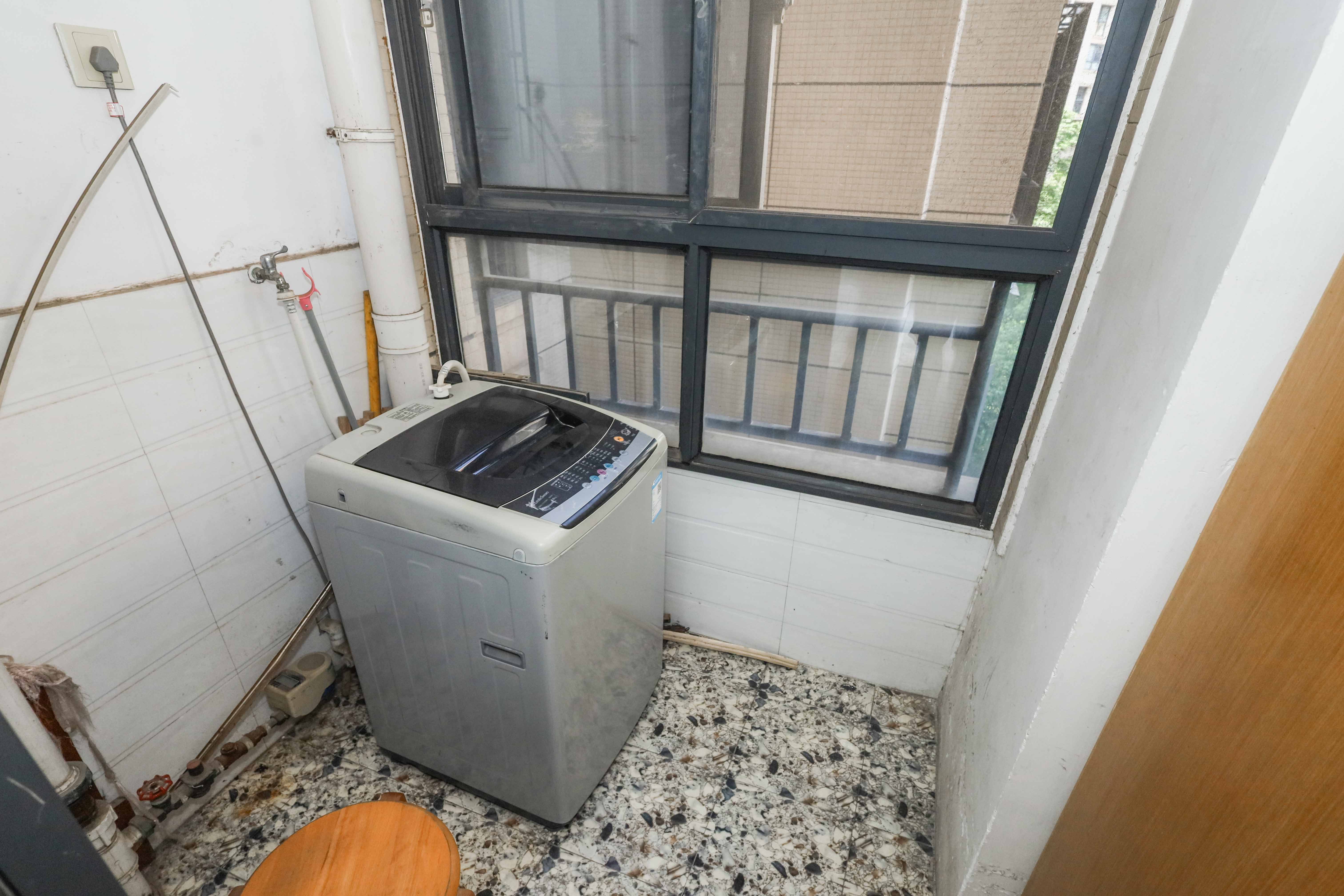 保利麓谷林语A区  3室2厅1卫    108.0万阳台