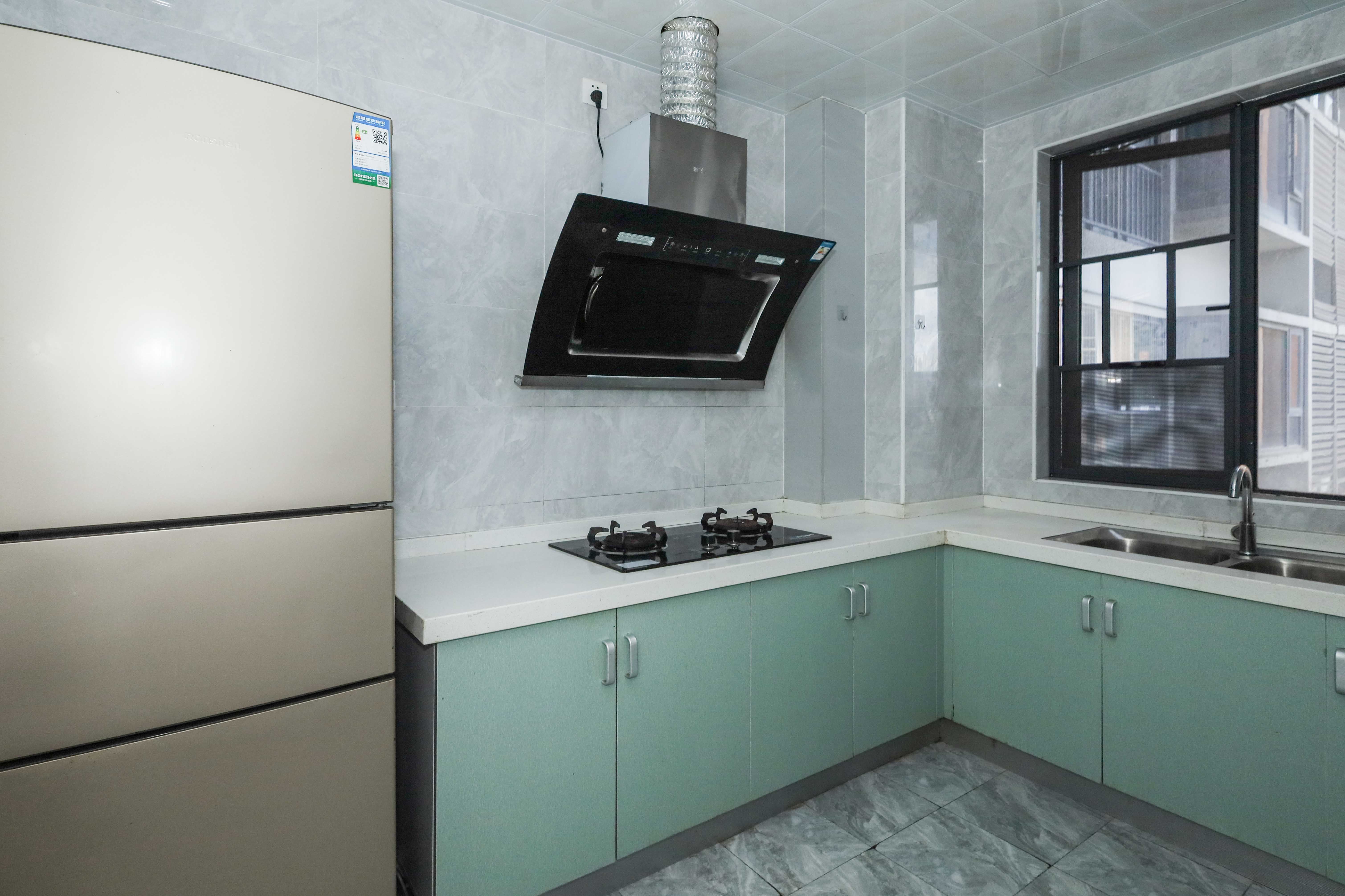 好莱城（弘德西街）  4室2厅2卫    153.0万厨房