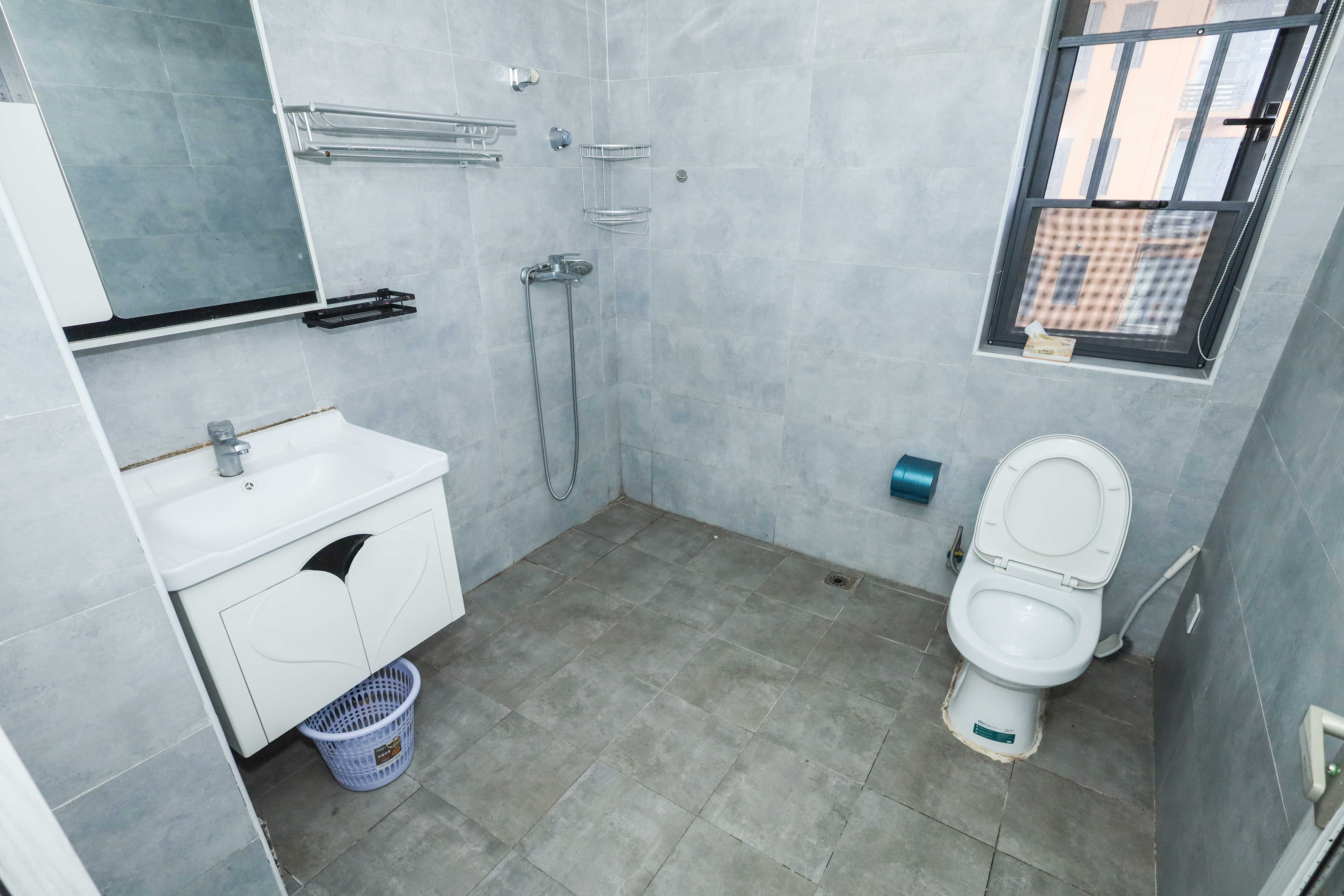 好莱城（弘德西街）  4室2厅2卫    153.0万卫生间