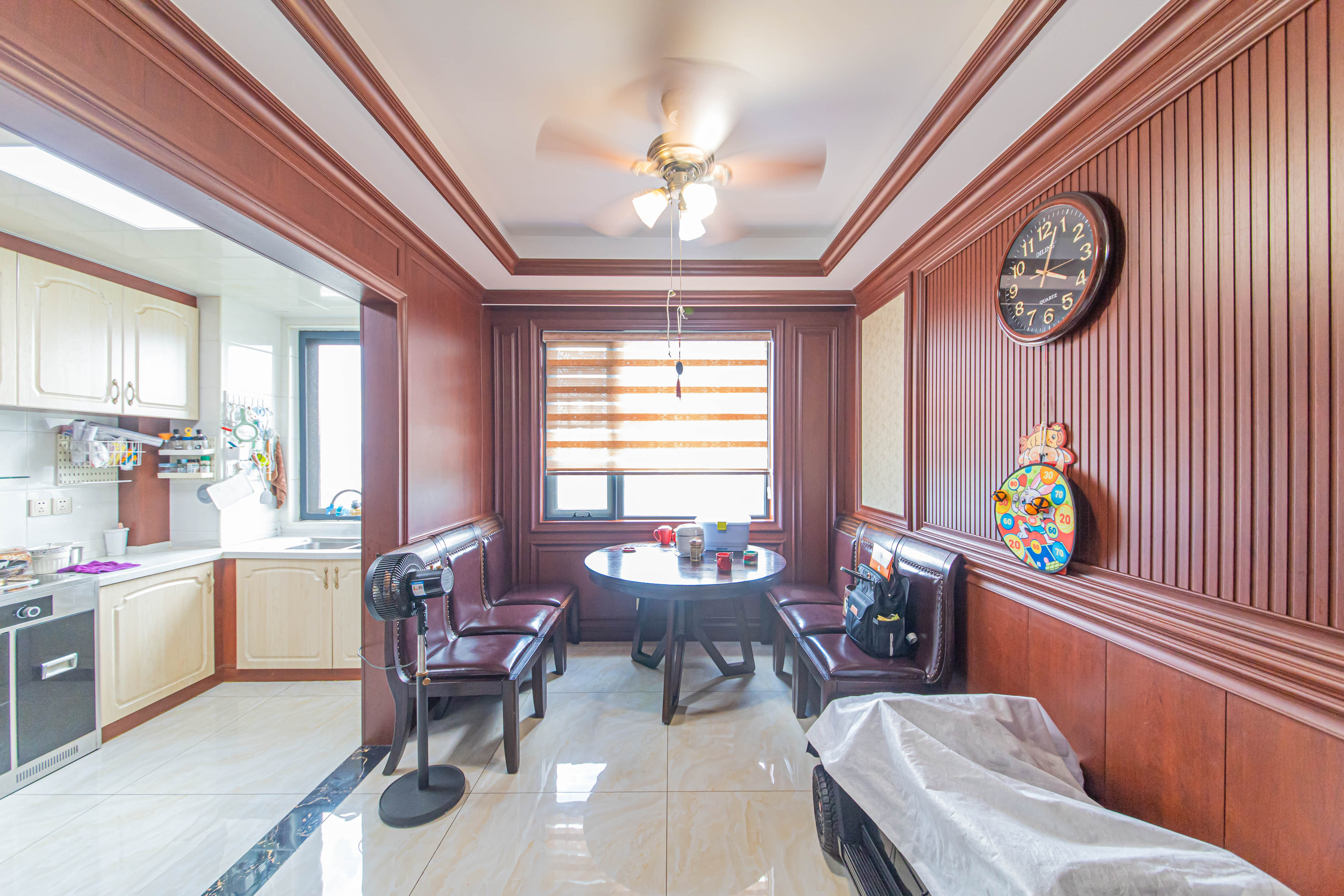 湘江雅颂居 4室2厅2卫 184.5万 湘江雅颂居 4室2厅2卫 184.5万客厅