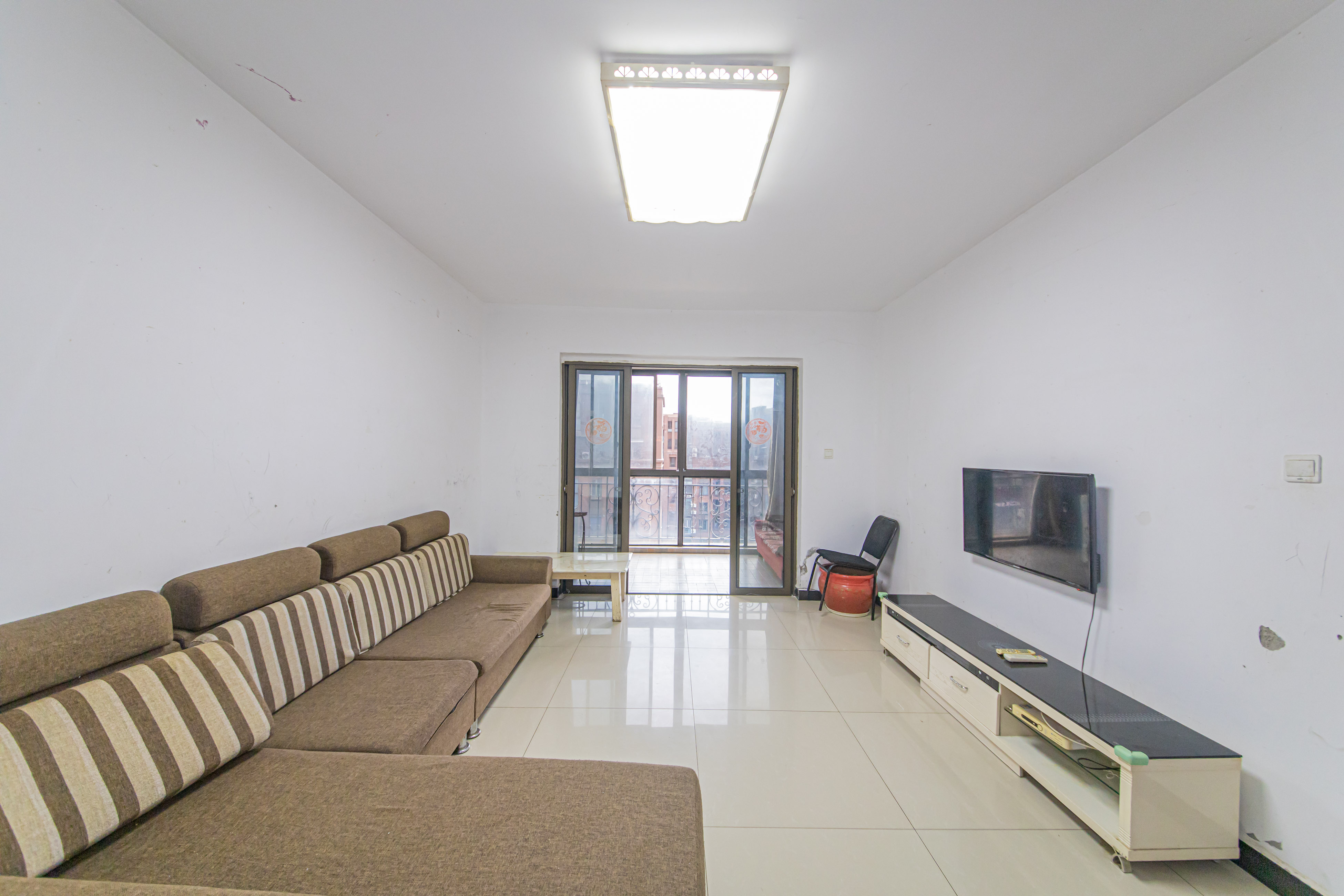 绿地公馆(绿地名邸) 3室2厅2卫 112.0万 绿地公馆(绿地名邸) 3室2厅2卫 112.0万客厅