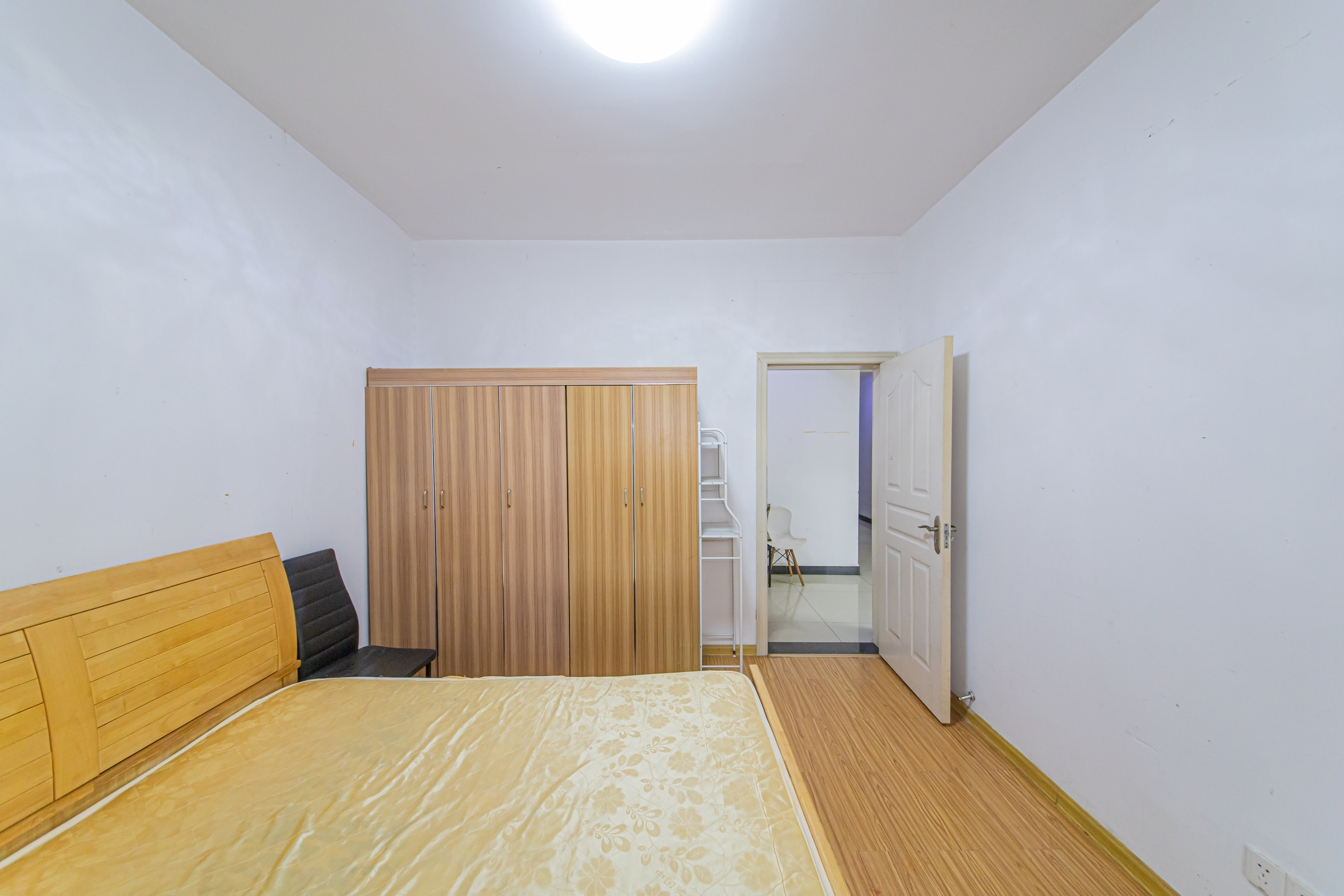 绿地公馆(绿地名邸) 3室2厅2卫 112.0万 绿地公馆(绿地名邸) 3室2厅2卫 112.0万卧室