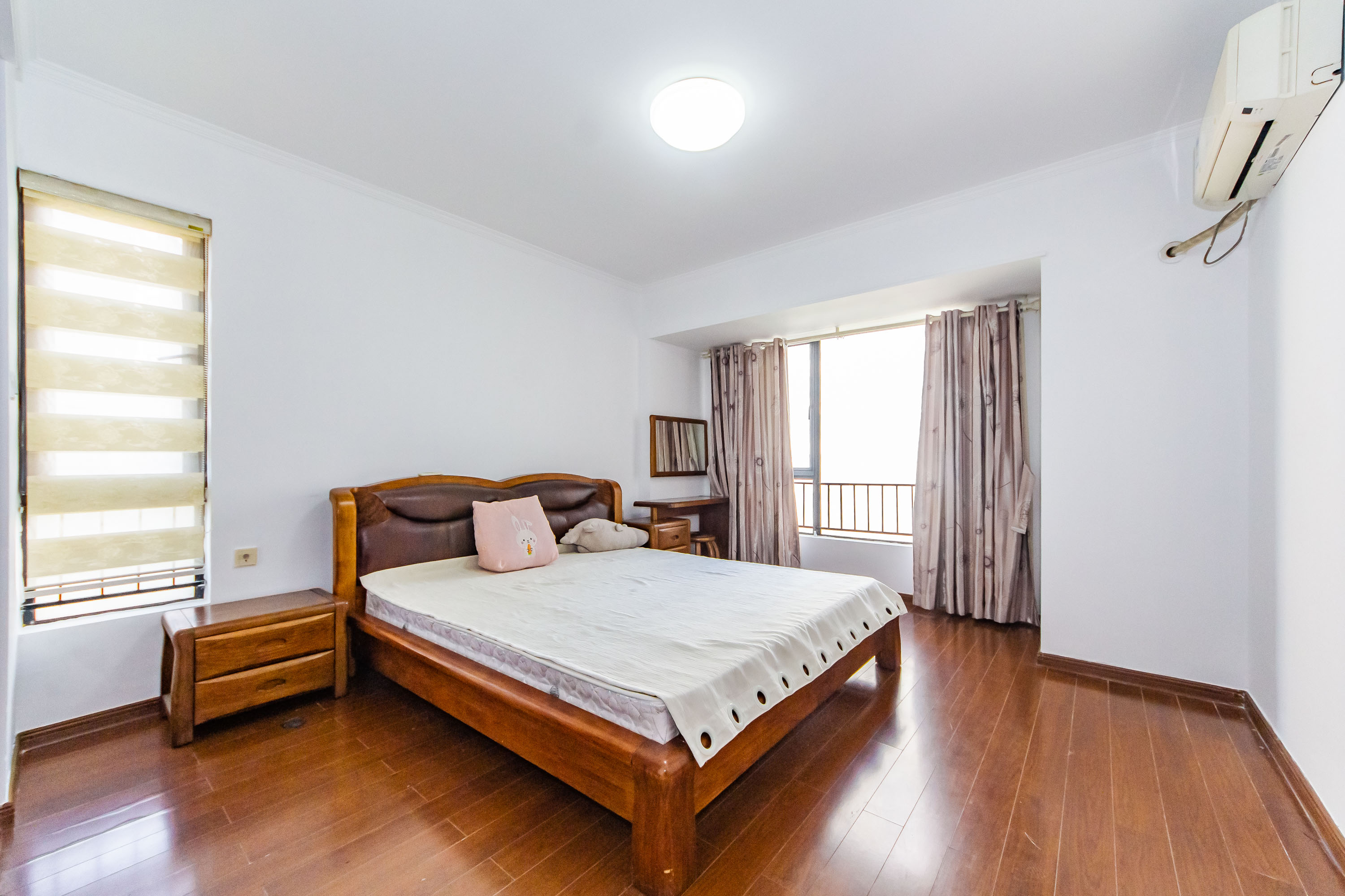 万科城 3室2厅2卫 120.0万 万科城 3室2厅2卫 120.0万卧室