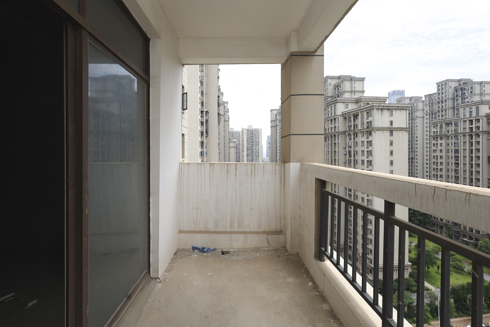 阳光丽城二期  3室2厅1卫    133.0万阳台